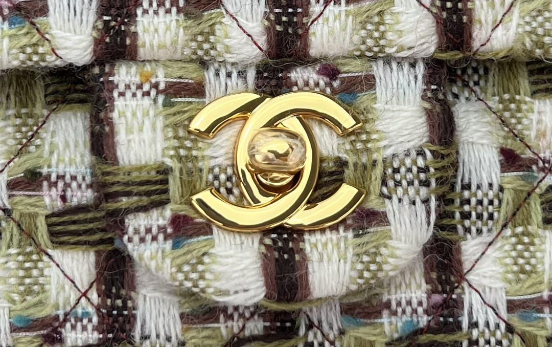 Chanel Classic Flap Bag 20cm