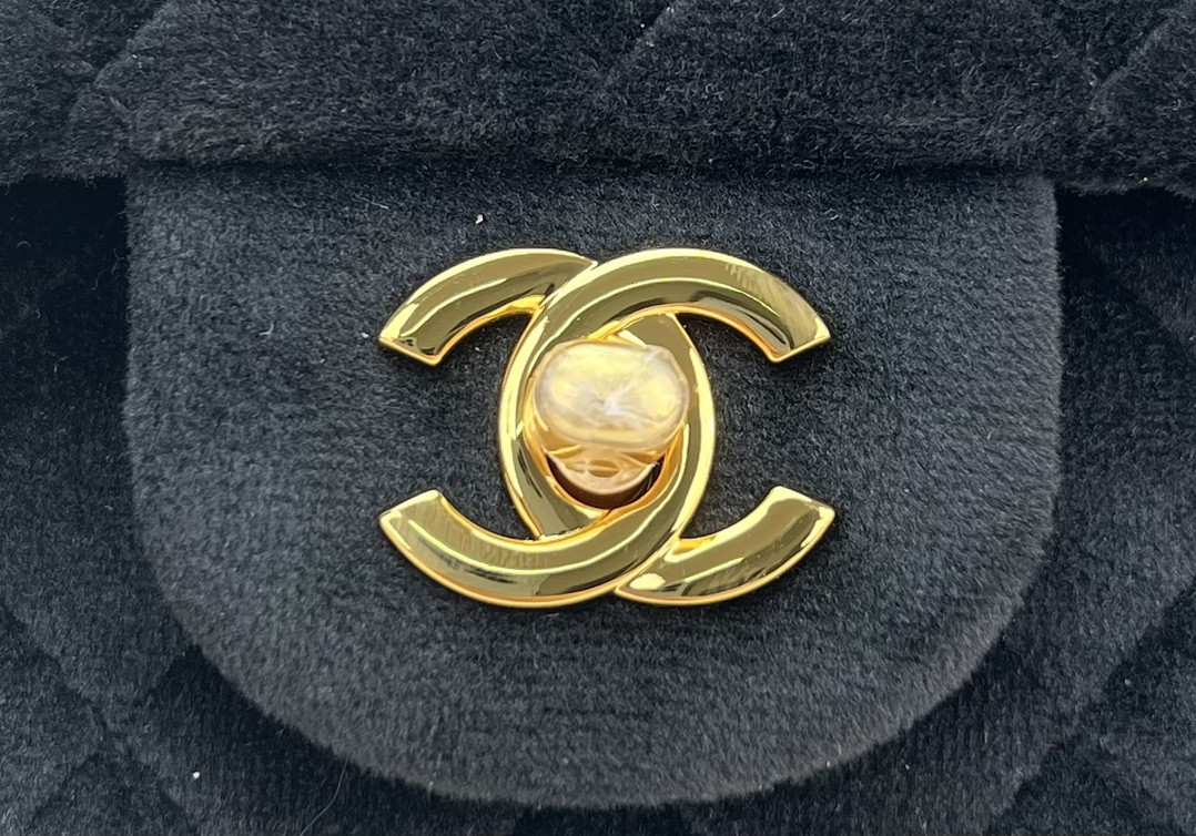 Chanel Classic Flap Bag 25cm