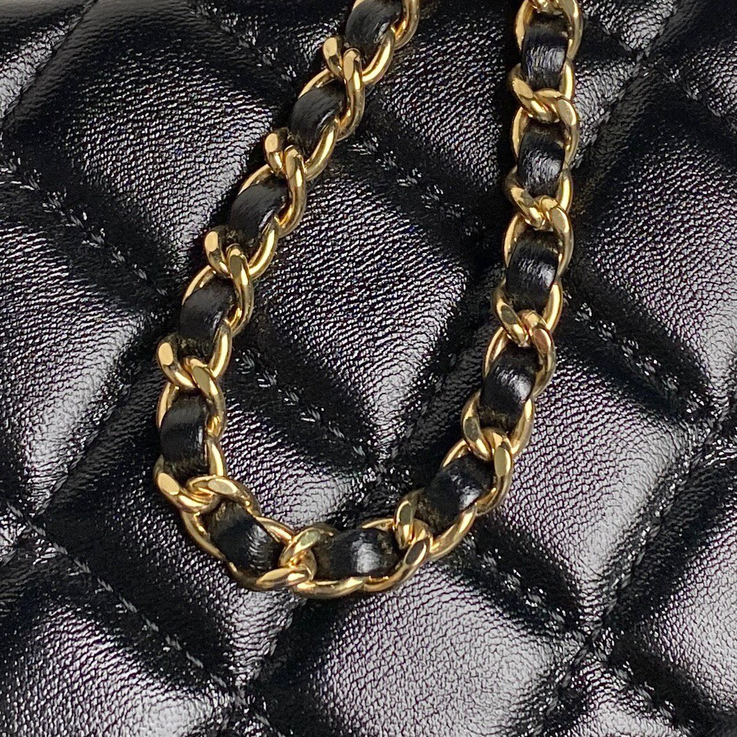 Chanel Clutch With Chain 9.5x 17x 8CM