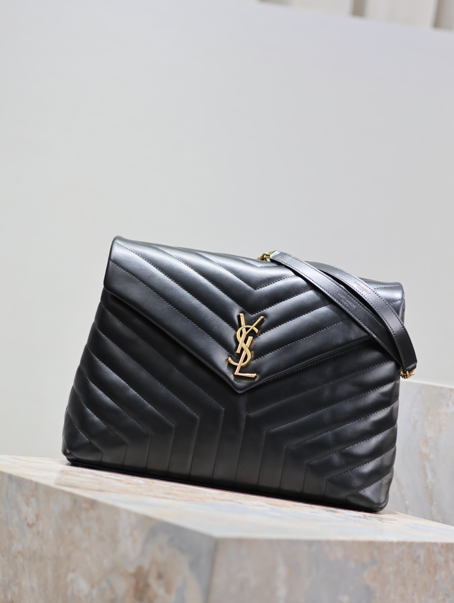 YSL LouLou 36×27×14cm