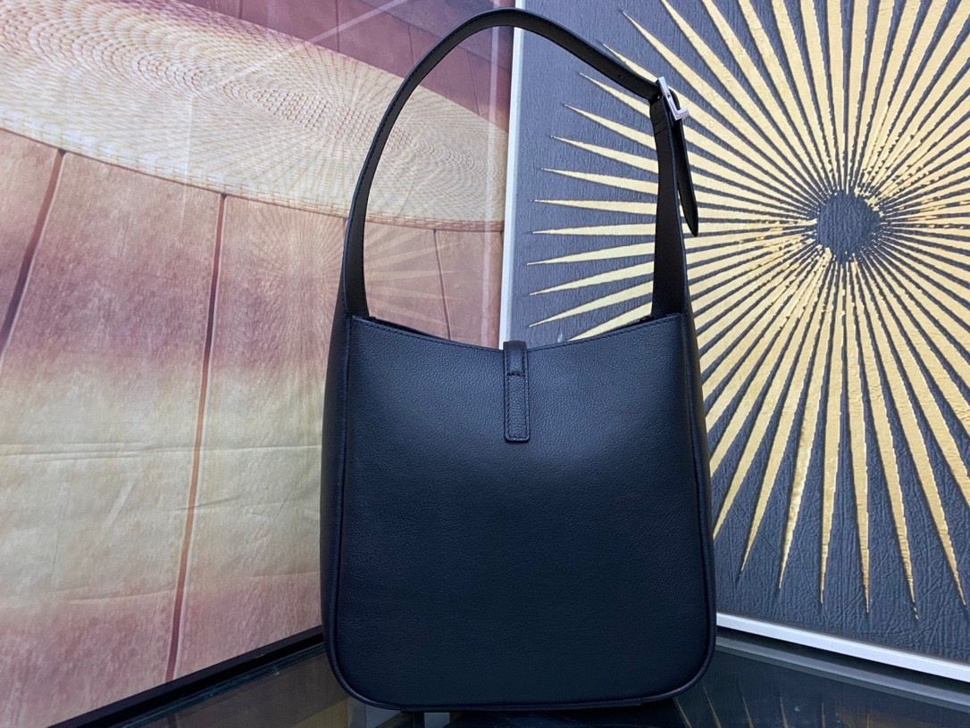 YSL LE 5 À 7 23x22x8cm