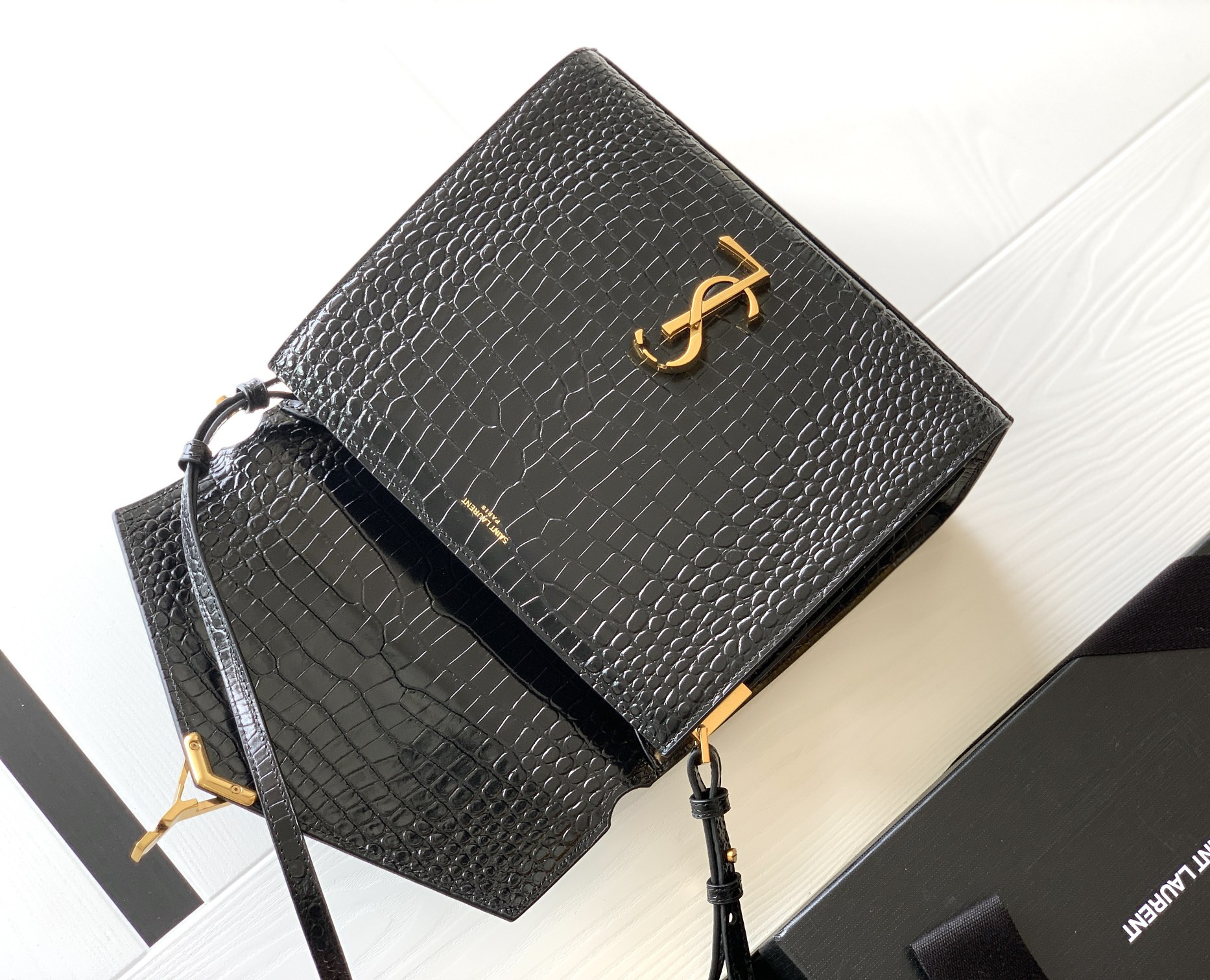 YSL CASSANDRA 24.5x20x11.5cm