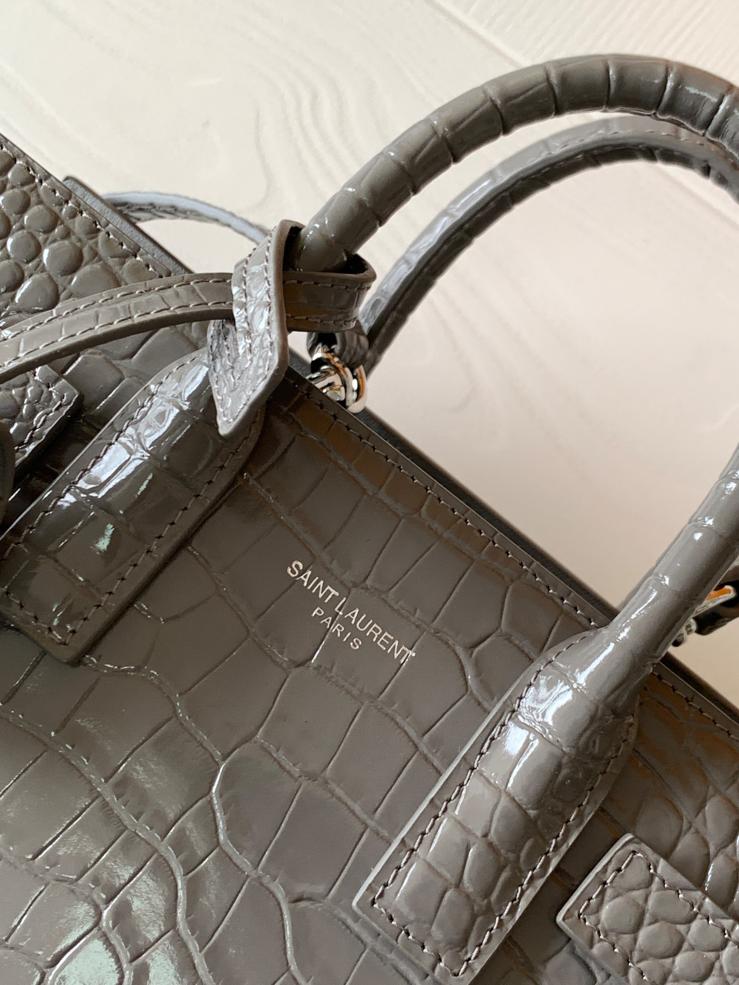 YSL SAC DE JOUR IN CROCODILE EMBOSSED LEATHER - NANO 22x18x10.5cm