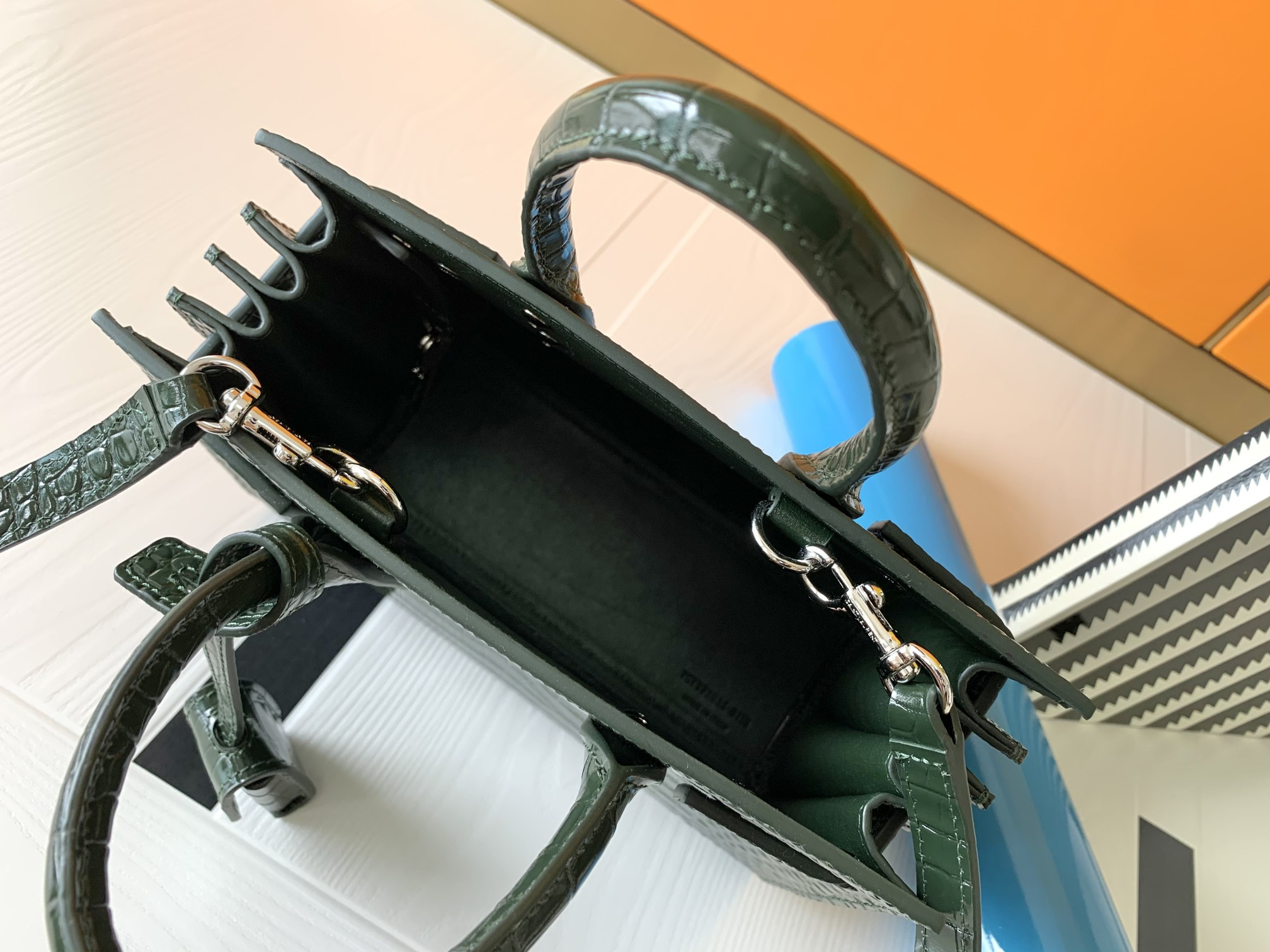 YSL SAC DE JOUR IN CROCODILE EMBOSSED LEATHER - NANO 22x18x10.5cm