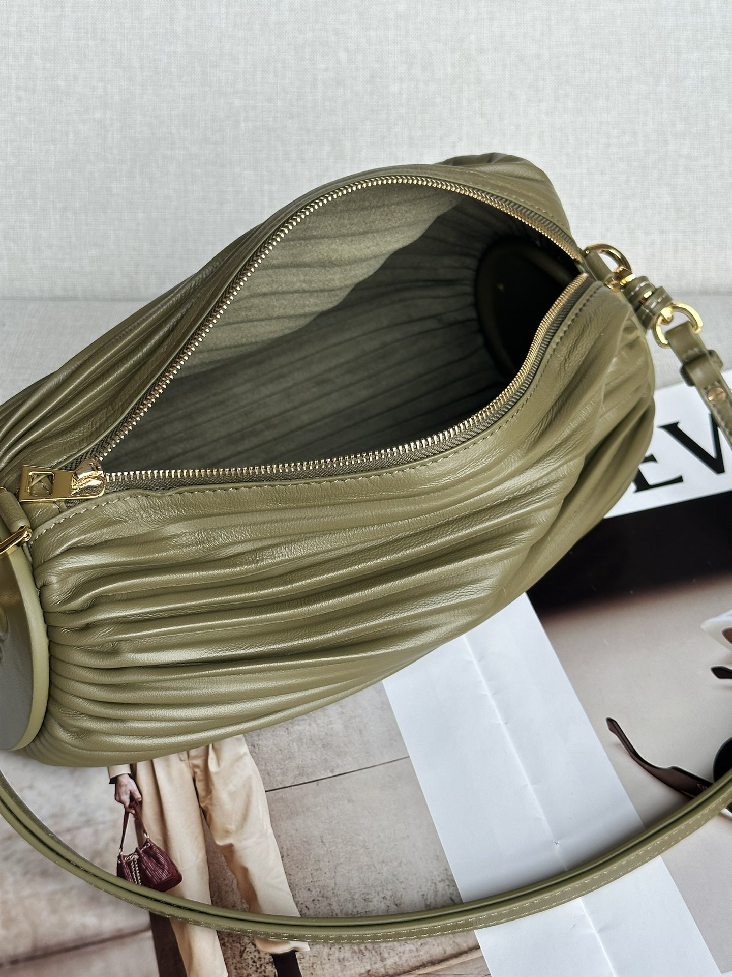 LOEWE Bracelet Pouch in pleated nappa 25x10x10cm