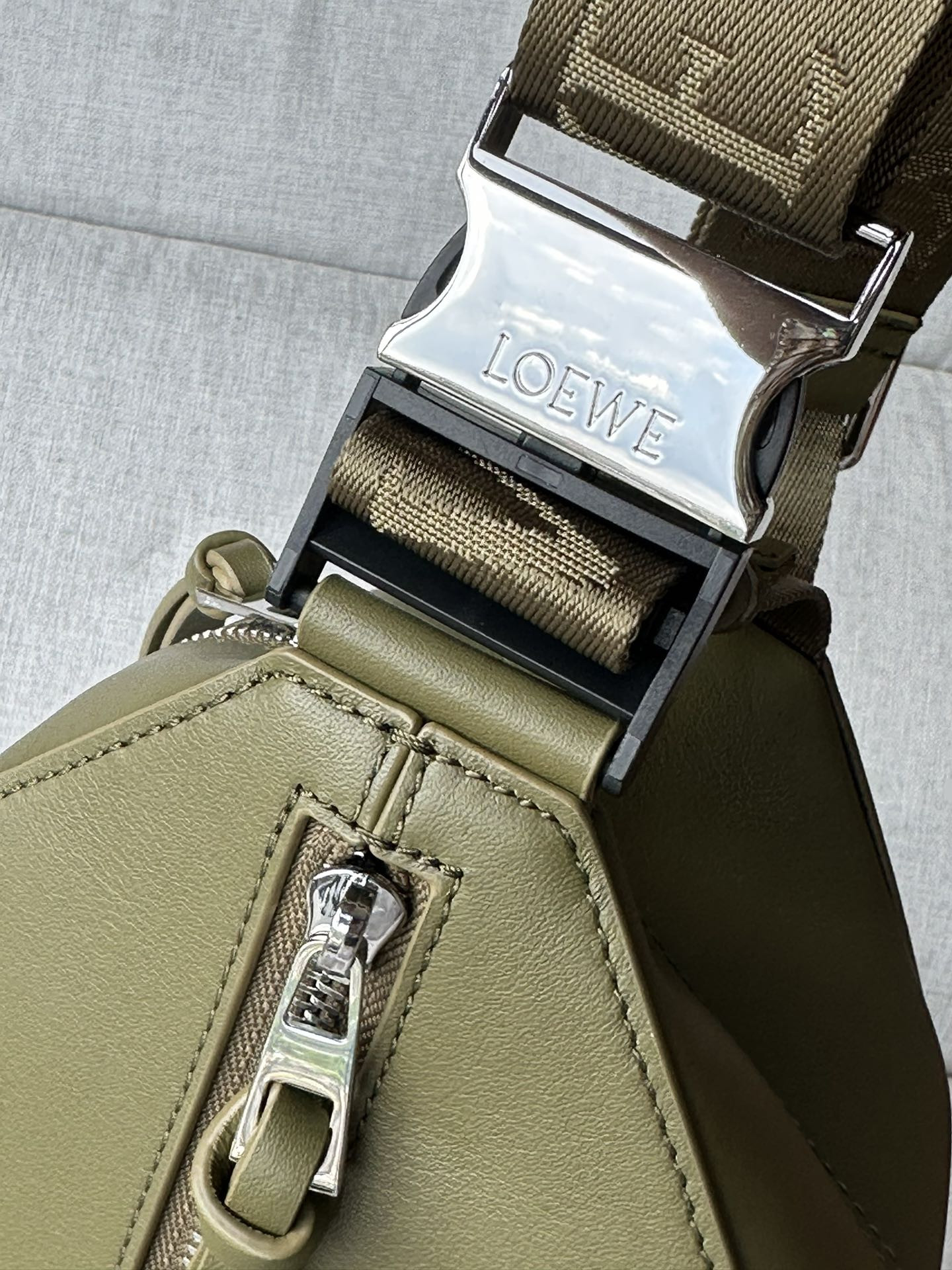 LOEWE Convertible sling in classic calfskin 32.5x9x12.3cm