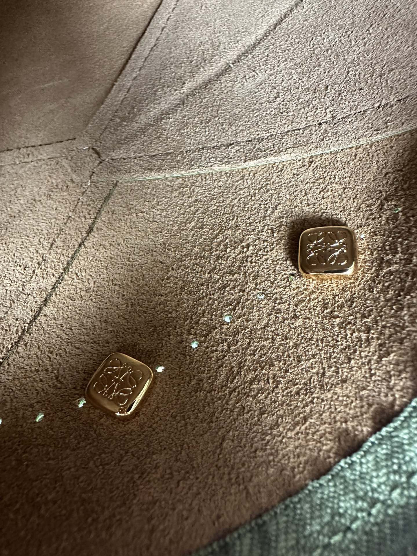 LOEWE Puzzle Fold pouch in shiny nappa calfskin 23x6.5x15.5cm