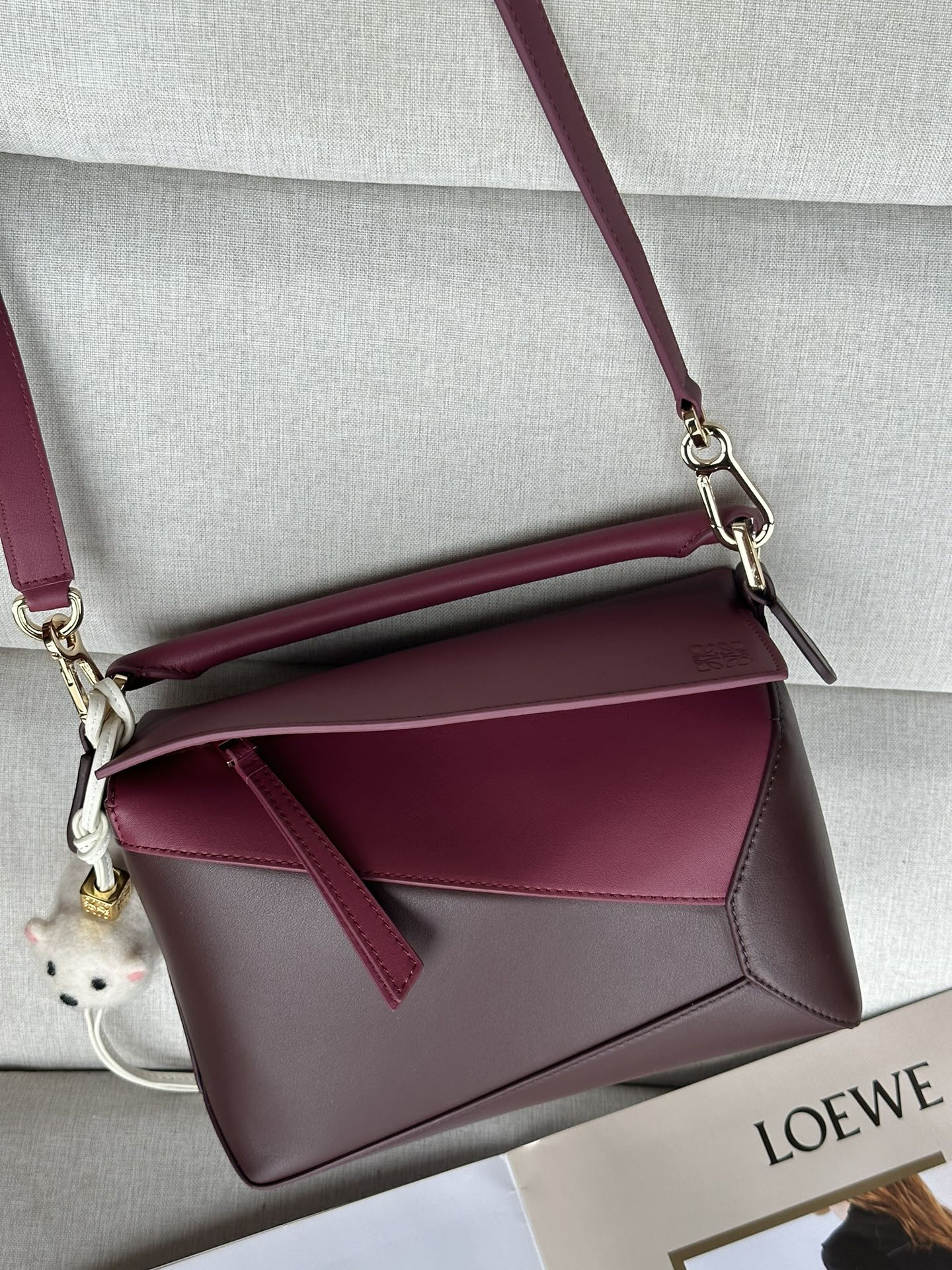 LOEWE Small Puzzle bag in classic calfskin 24x10.5x16.5cm