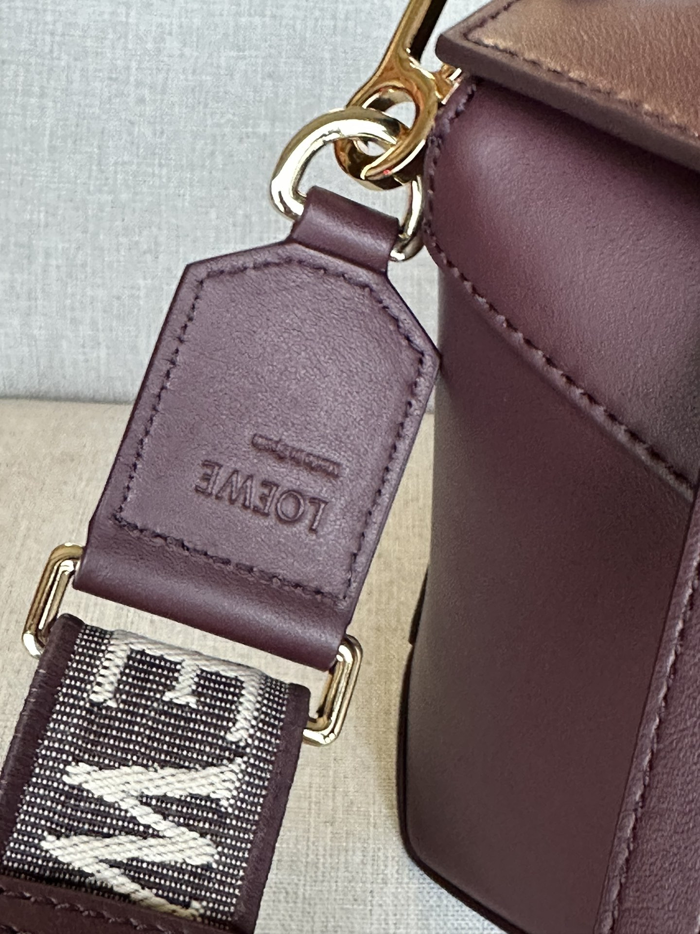 LOEWE Small Puzzle bag in classic calfskin 24x10.5x16.5cm