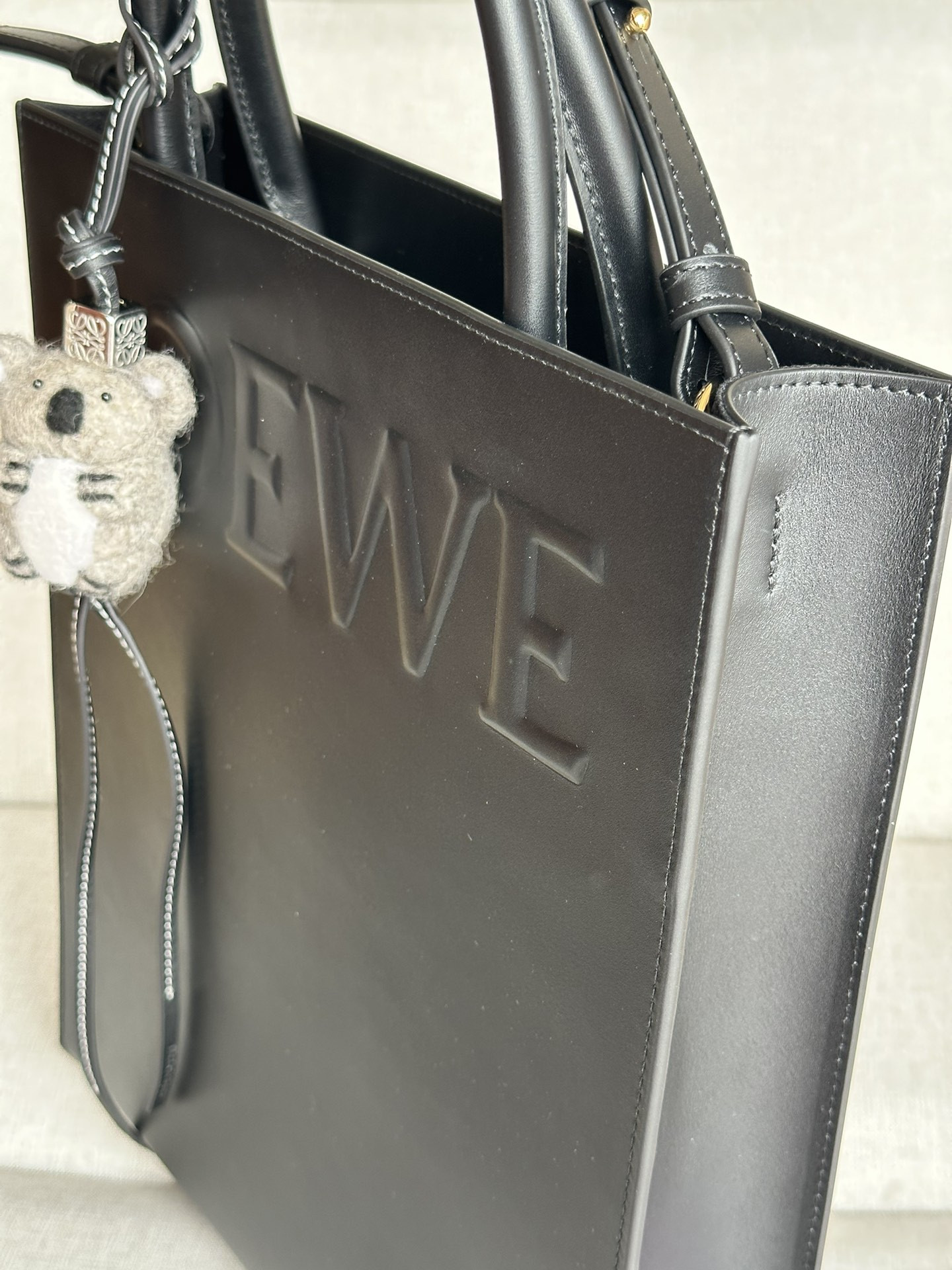 LOEWE Standard A4 Tote 28x7.5x36cm