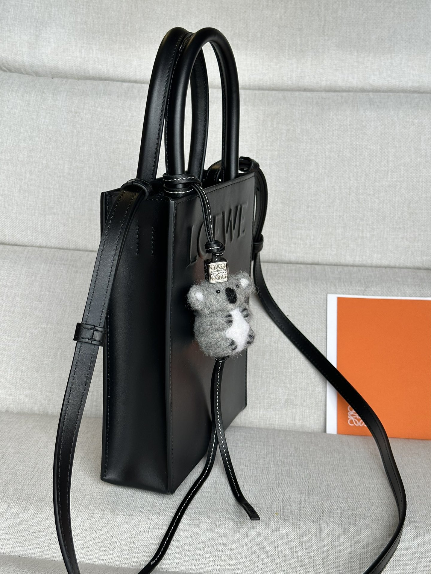 LOEWE Standard A5 Tote 17x6x21.5cm