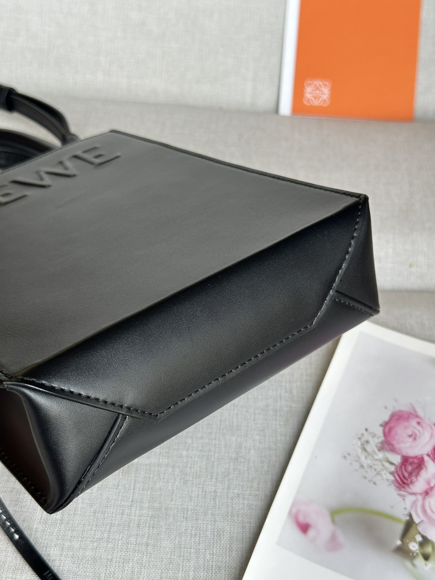 LOEWE Standard A5 Tote 17x6x21.5cm