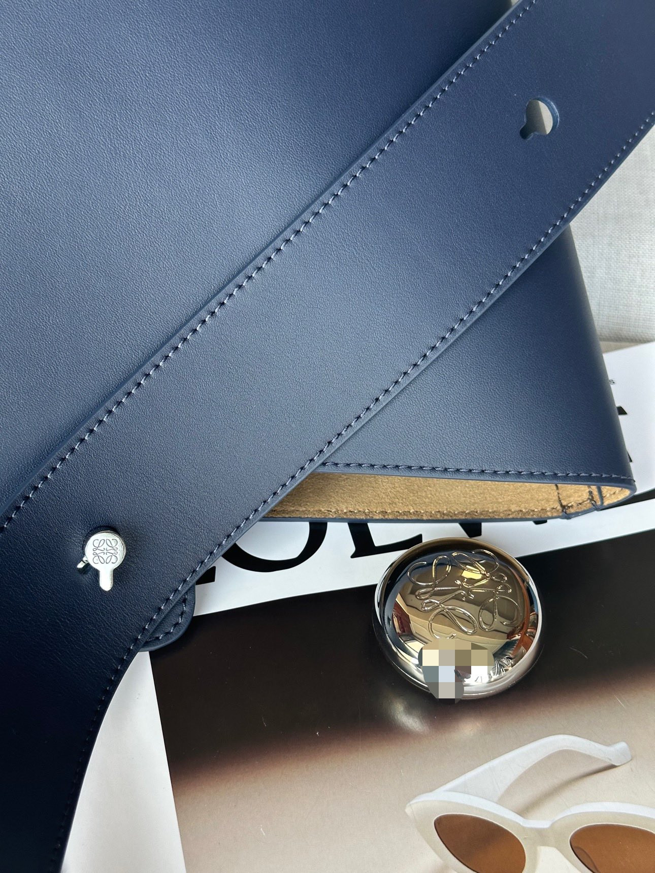 LOEWE Medium Pebble bucket in mellow calfskin 24.5x23.5x28cm