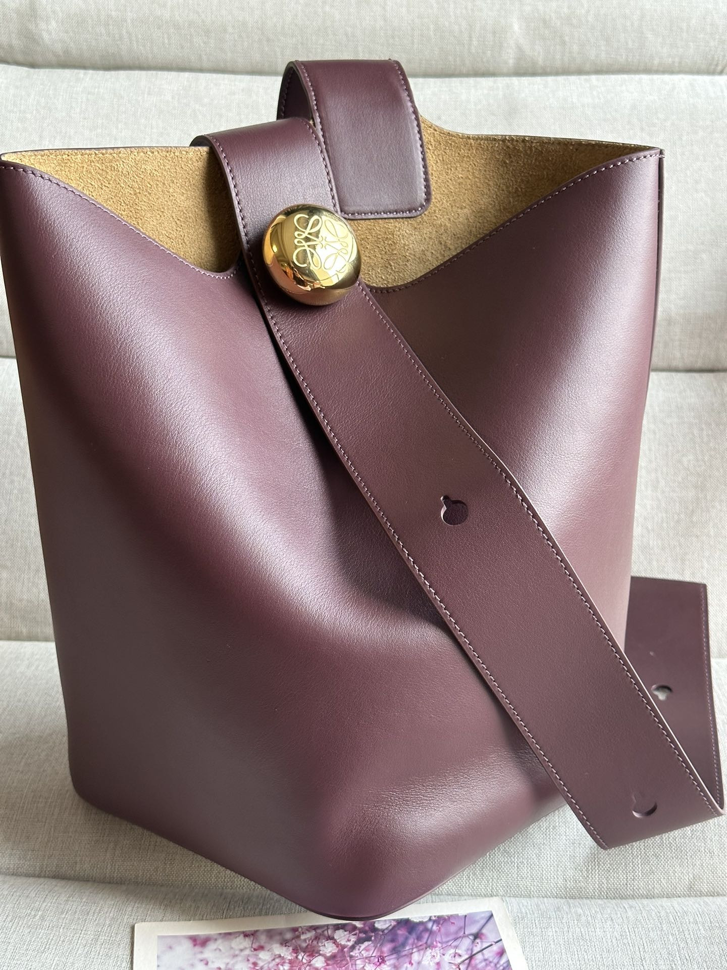 LOEWE Medium Pebble bucket in mellow calfskin 24.5x23.5x28cm