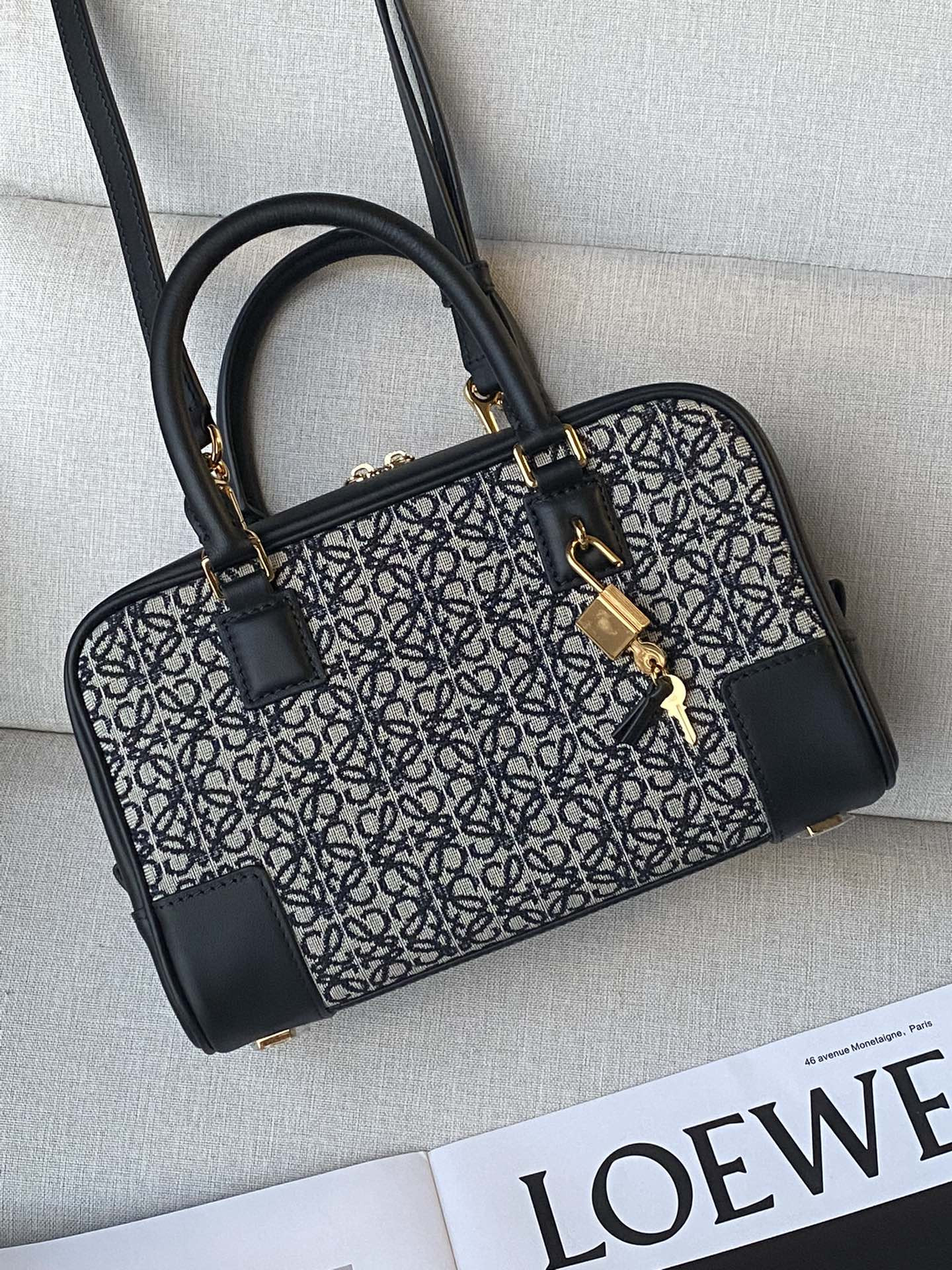 LOEWE Amazona 23x15x19cm