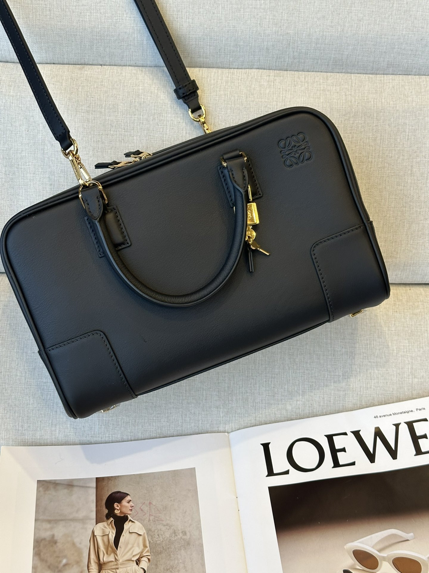 LOEWE Amazona 28 bag in nappa calfskin 28x18x11cm