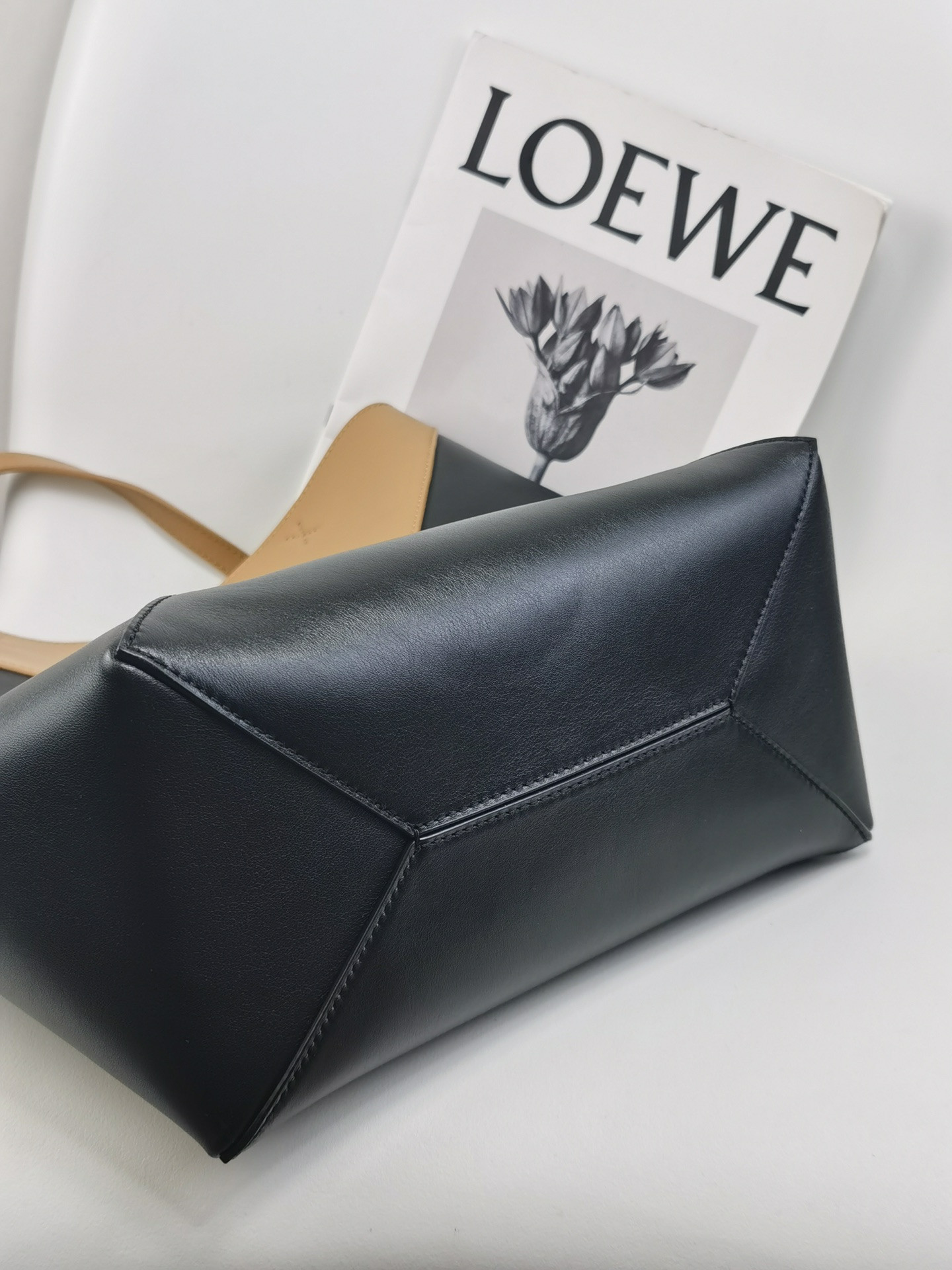 LOEWE Medium Puzzle Fold tote in shiny calfskin 25.5x14.5x31.5cm