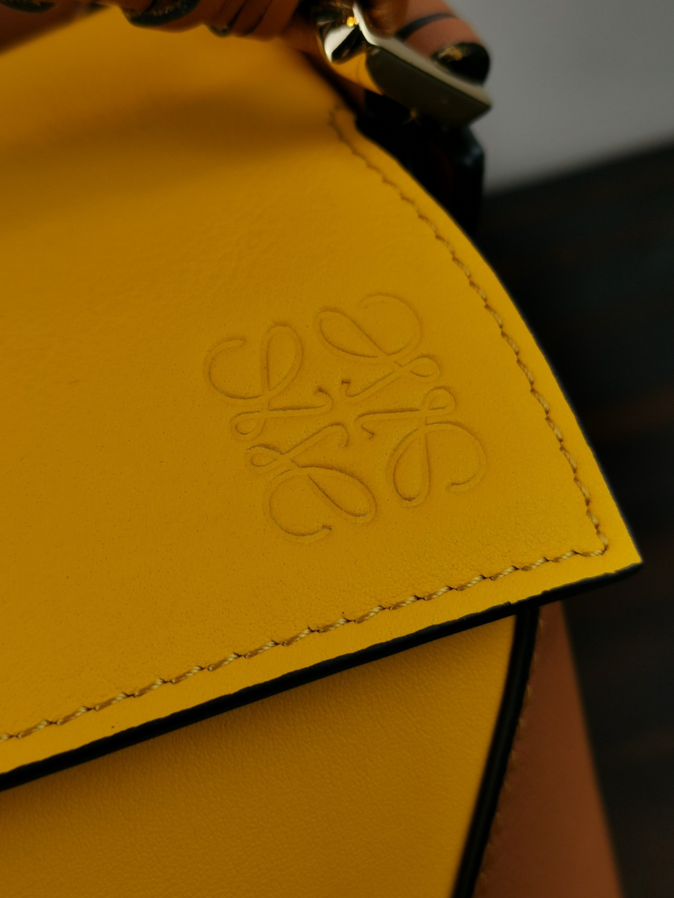 LOEWE Small Puzzle bag in classic calfskin 24x10.5x16.5cm