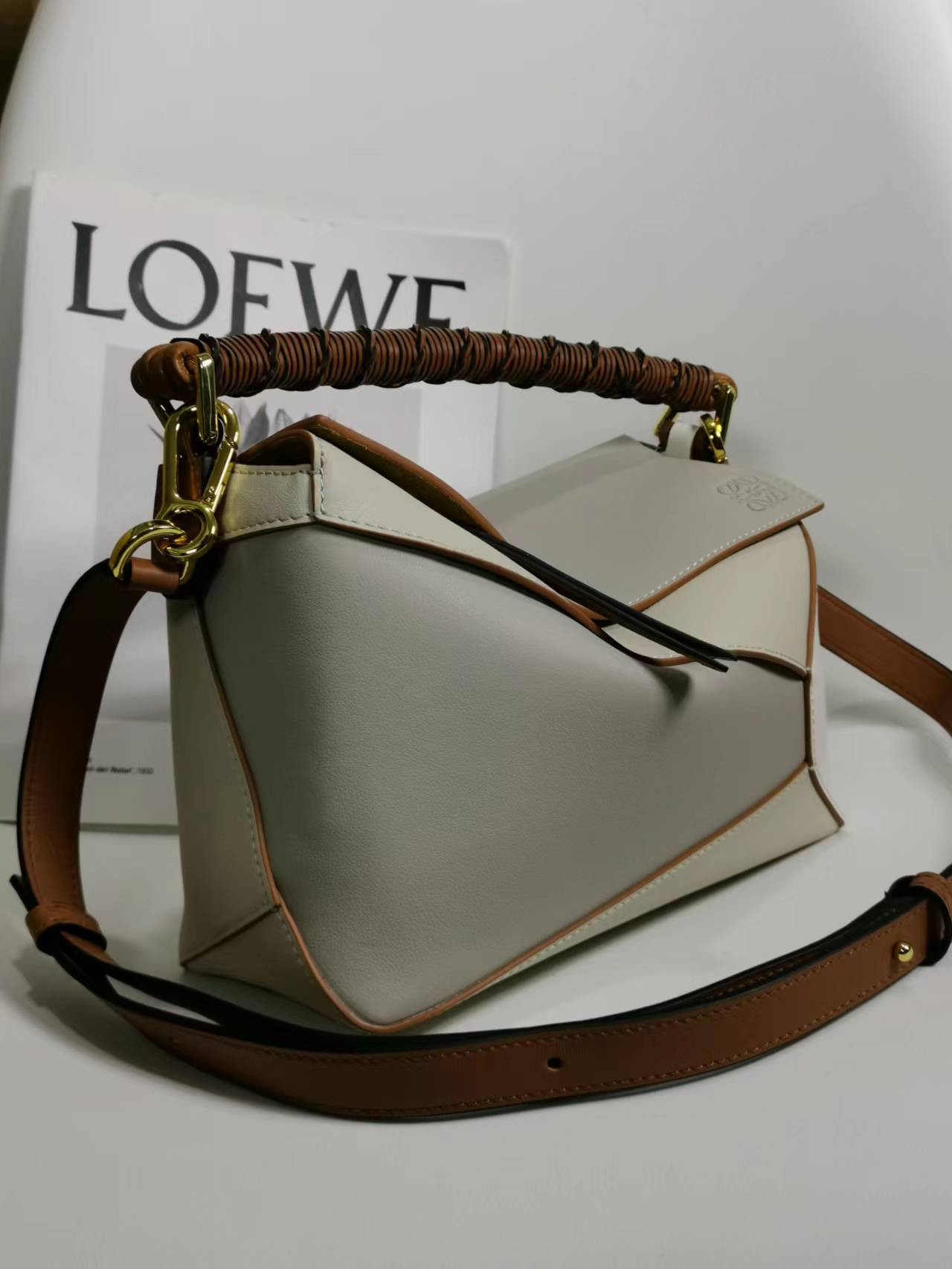 LOEWE Small Puzzle bag in classic calfskin 24x10.5x16.5cm