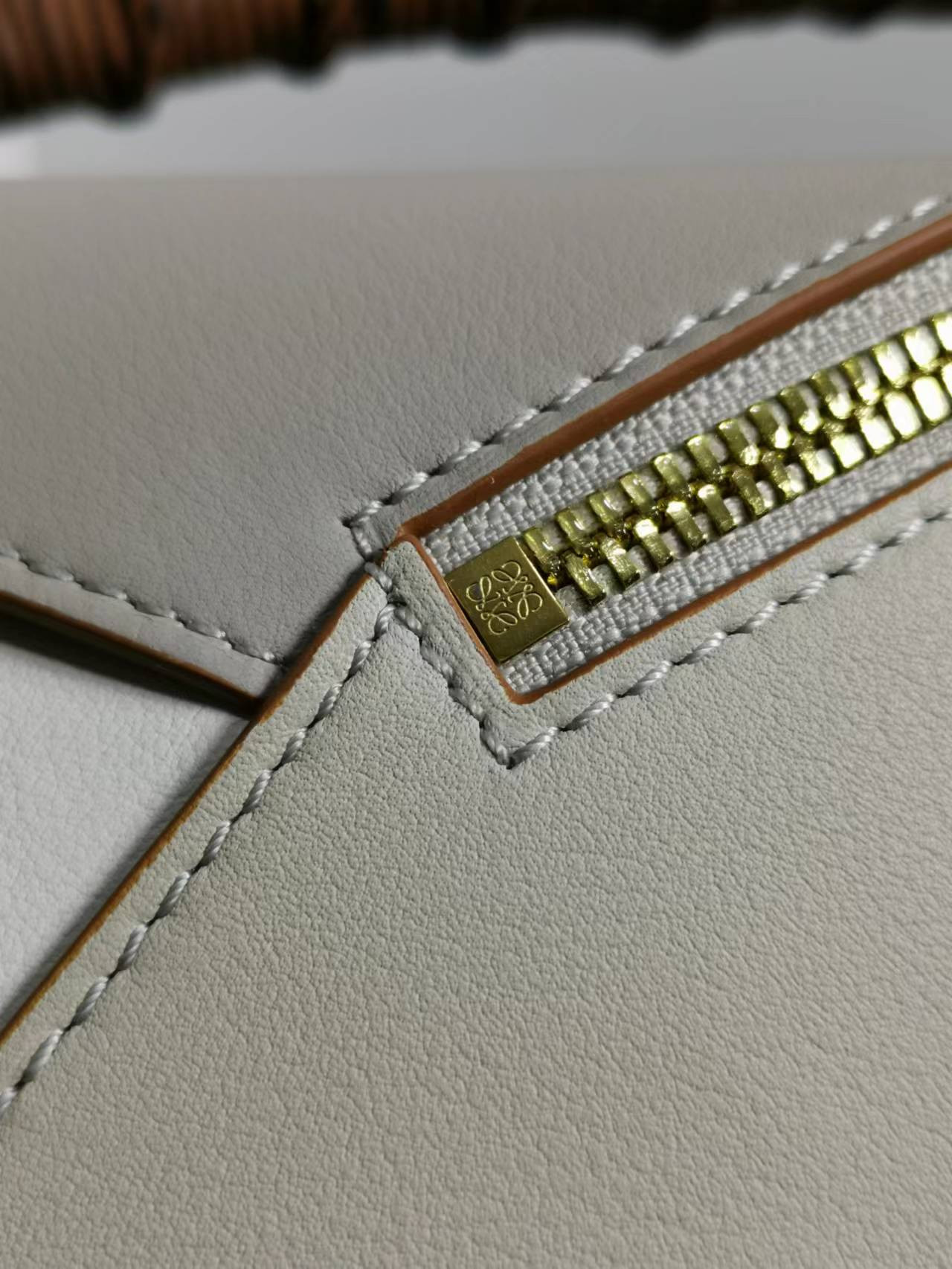 LOEWE Small Puzzle bag in classic calfskin 24x10.5x16.5cm