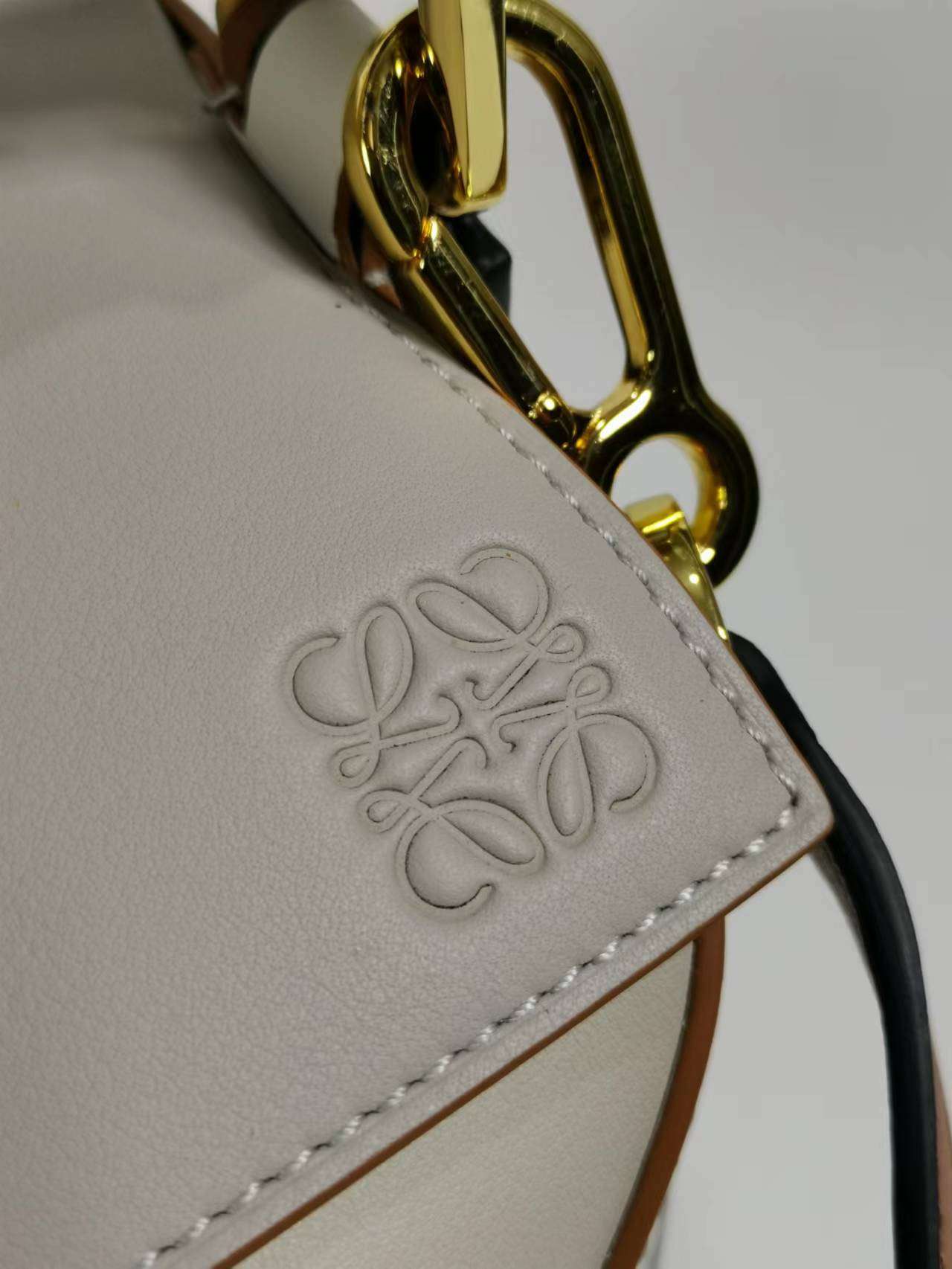 LOEWE Small Puzzle bag in classic calfskin 24x10.5x16.5cm