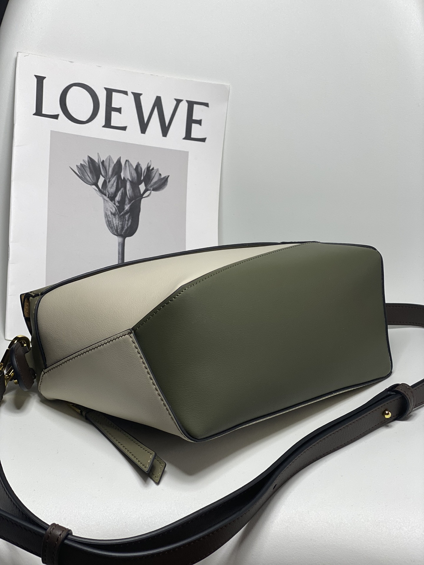 LOEWE Small Puzzle bag in classic calfskin 24x10.5x16.5cm