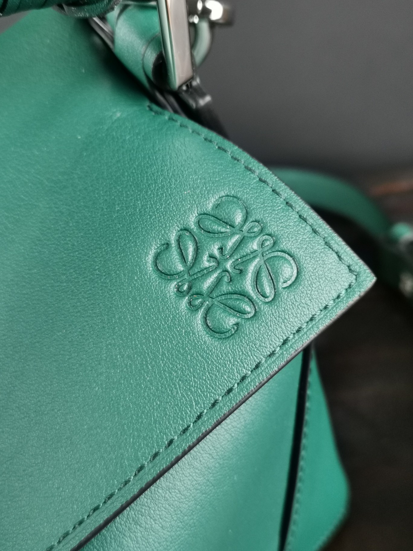 LOEWE Small Puzzle bag in classic calfskin 24x10.5x16.5cm