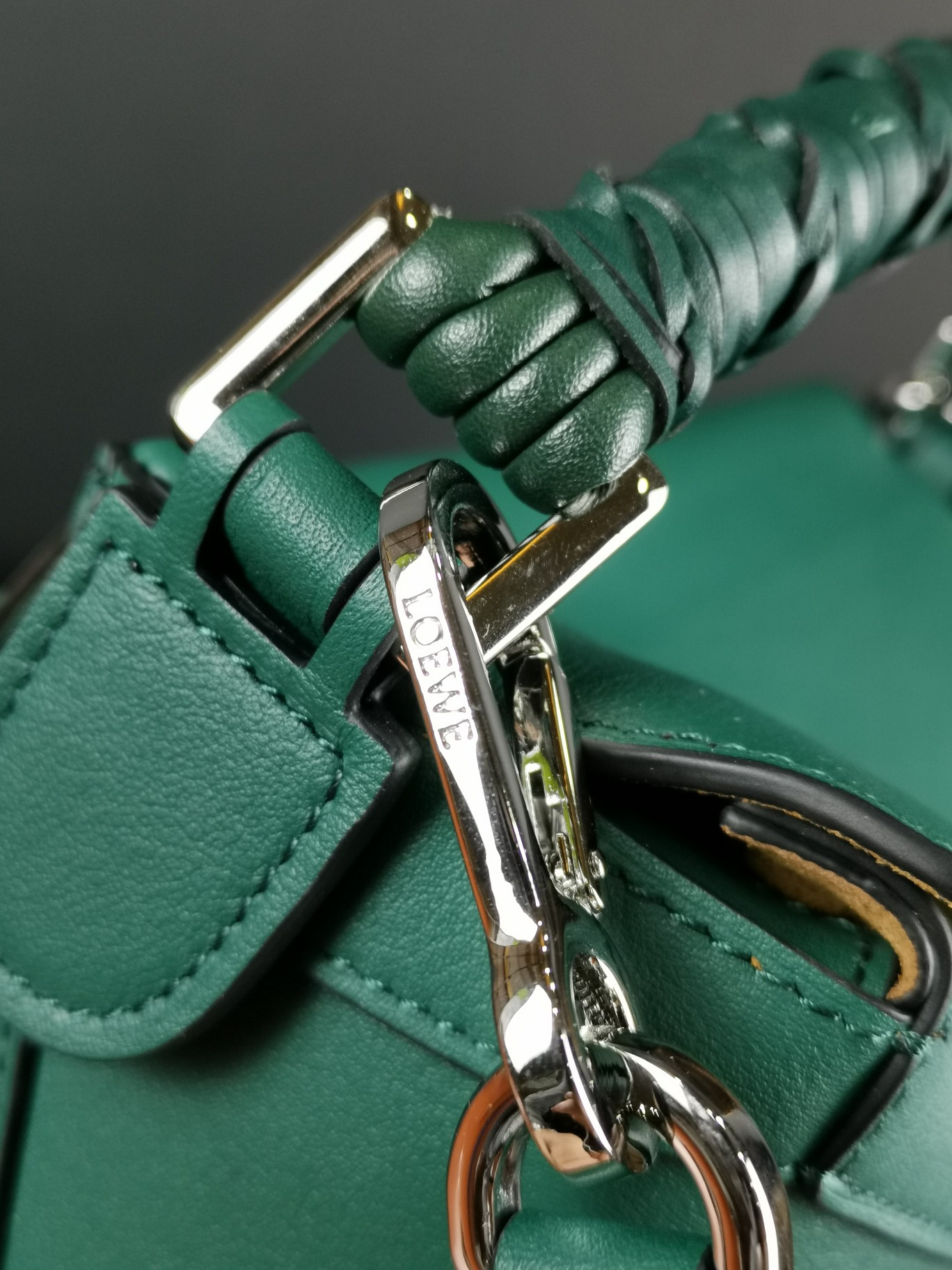 LOEWE Small Puzzle bag in classic calfskin 24x10.5x16.5cm