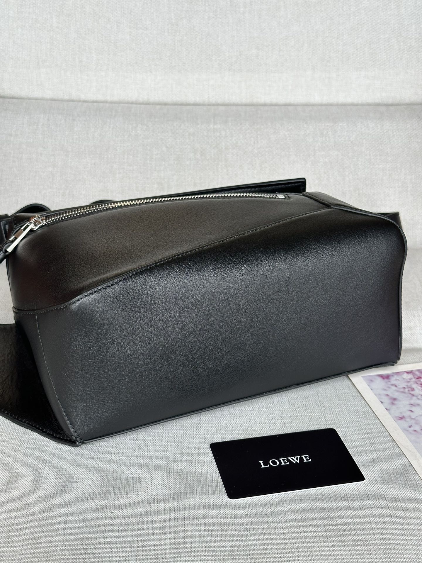 LOEWE Small Puzzle bag in classic calfskin 24x10.5x16.5cm