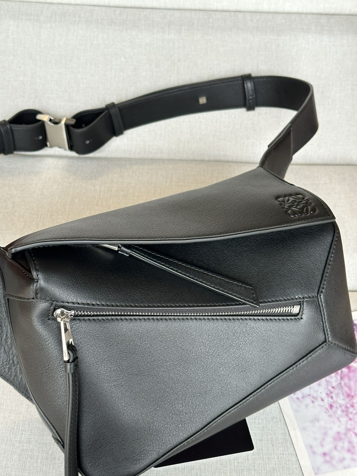 LOEWE Small Puzzle bag in classic calfskin 24x10.5x16.5cm