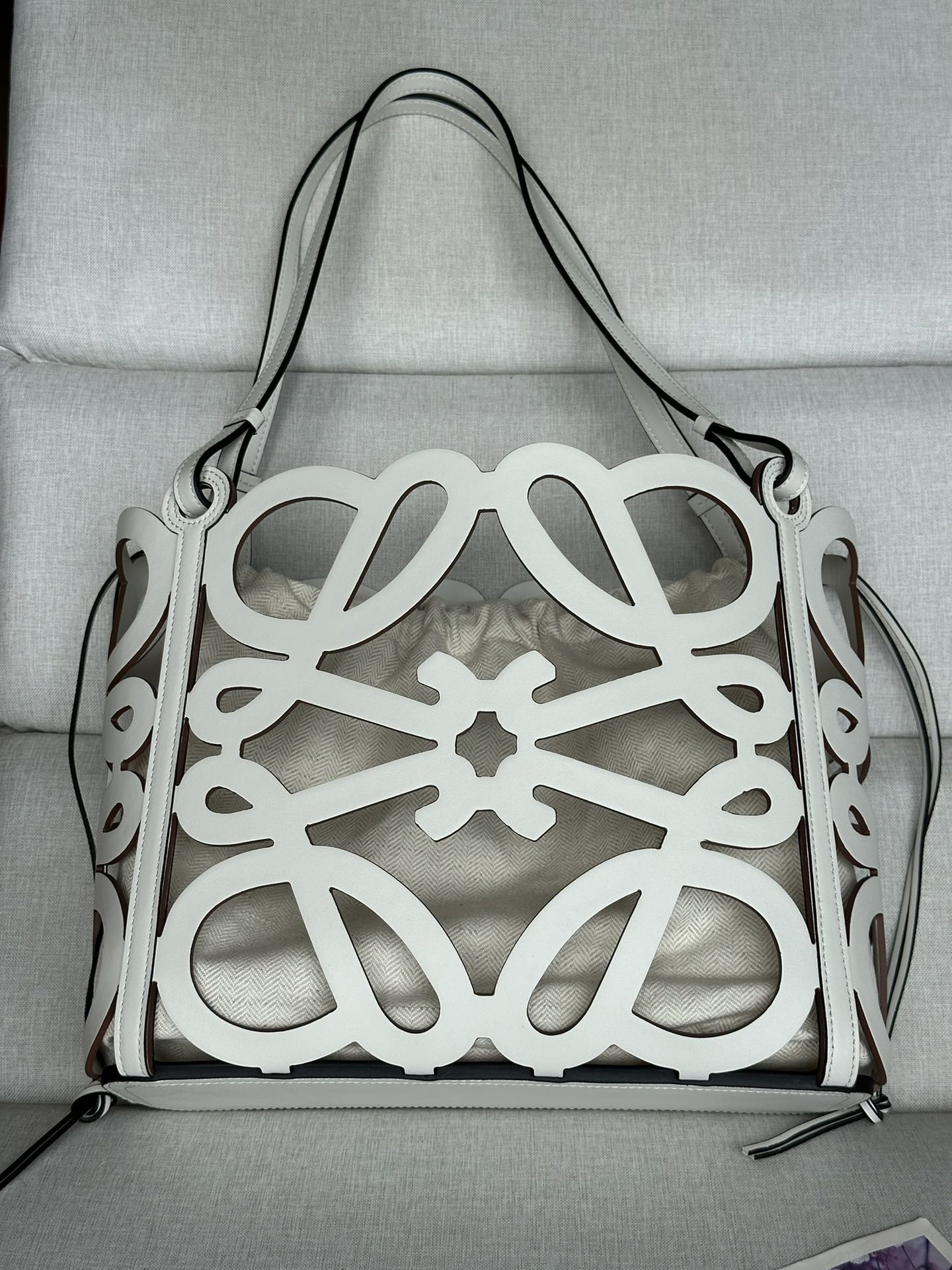 LOEWE Anagram Tote 32x27x11cm