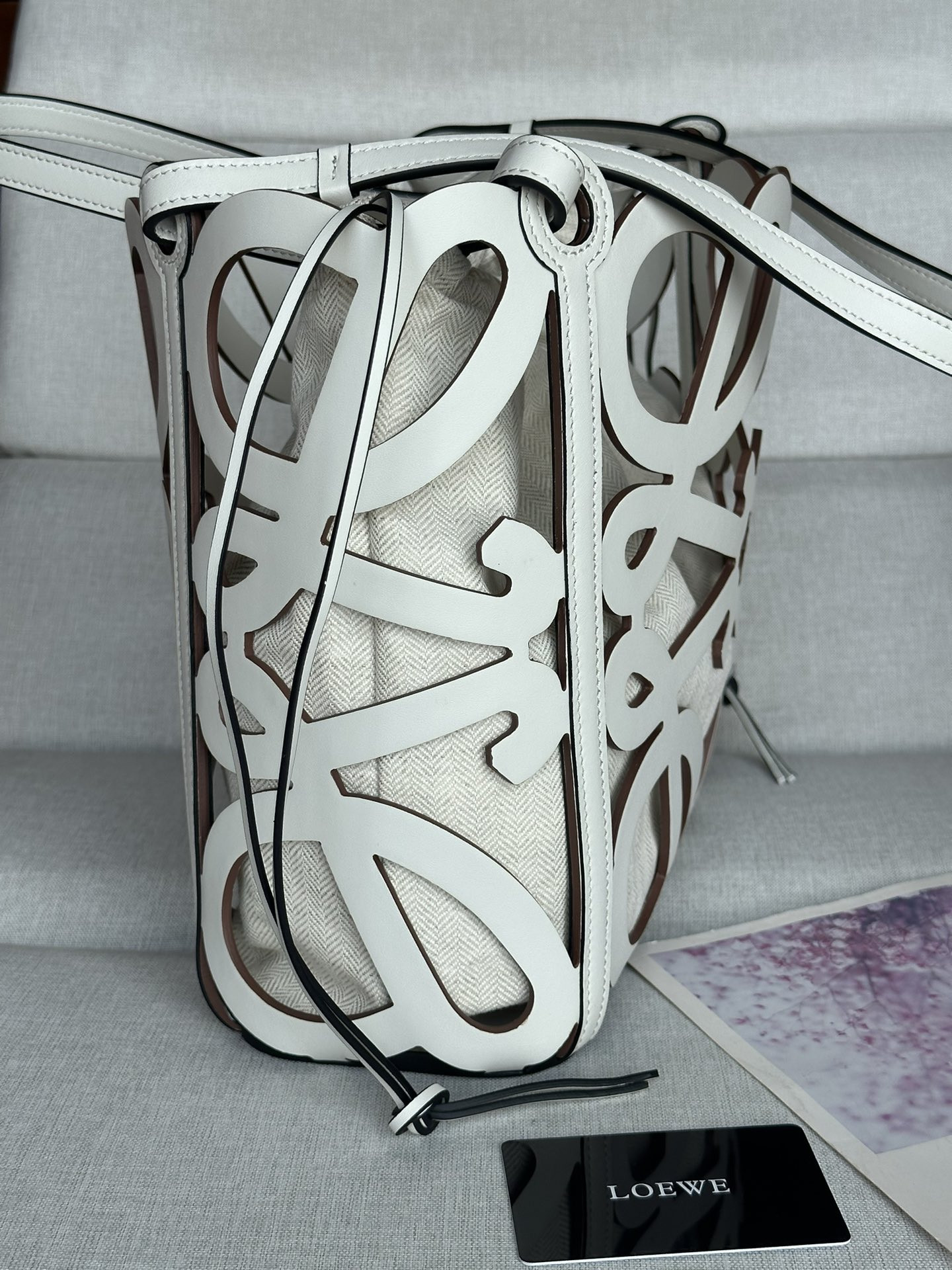 LOEWE Anagram Tote 32x27x11cm