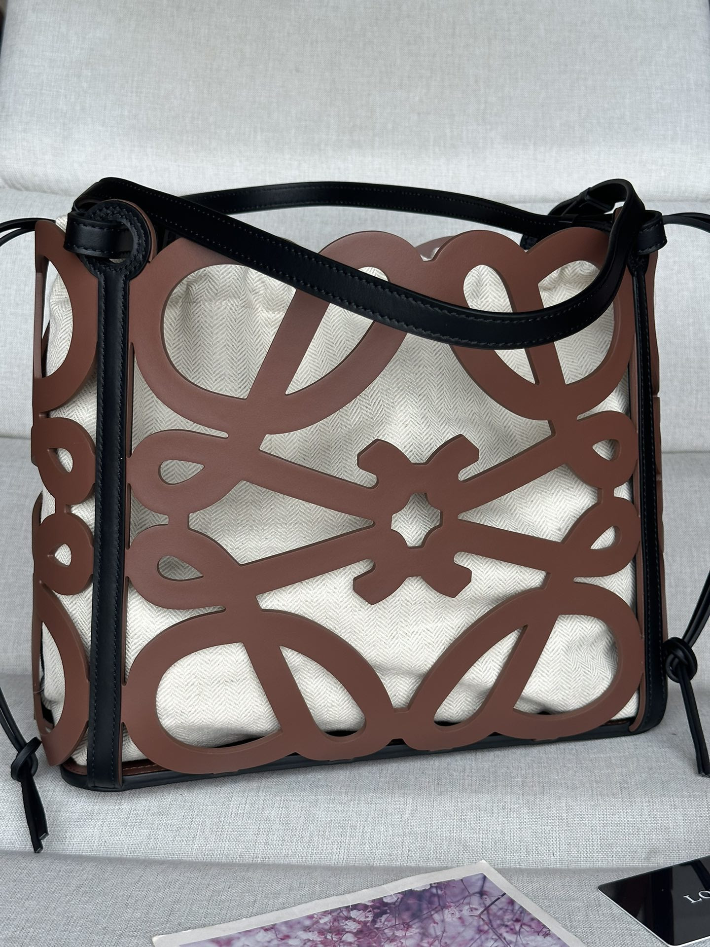 LOEWE Anagram Tote 32x27x11cm