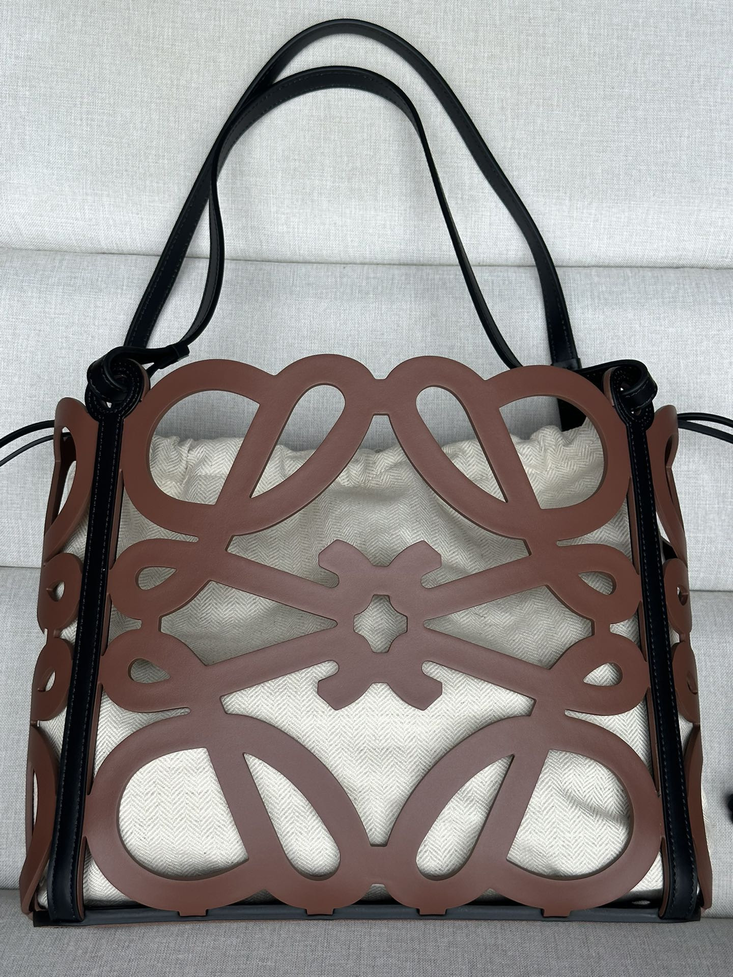 LOEWE Anagram Tote 32x27x11cm