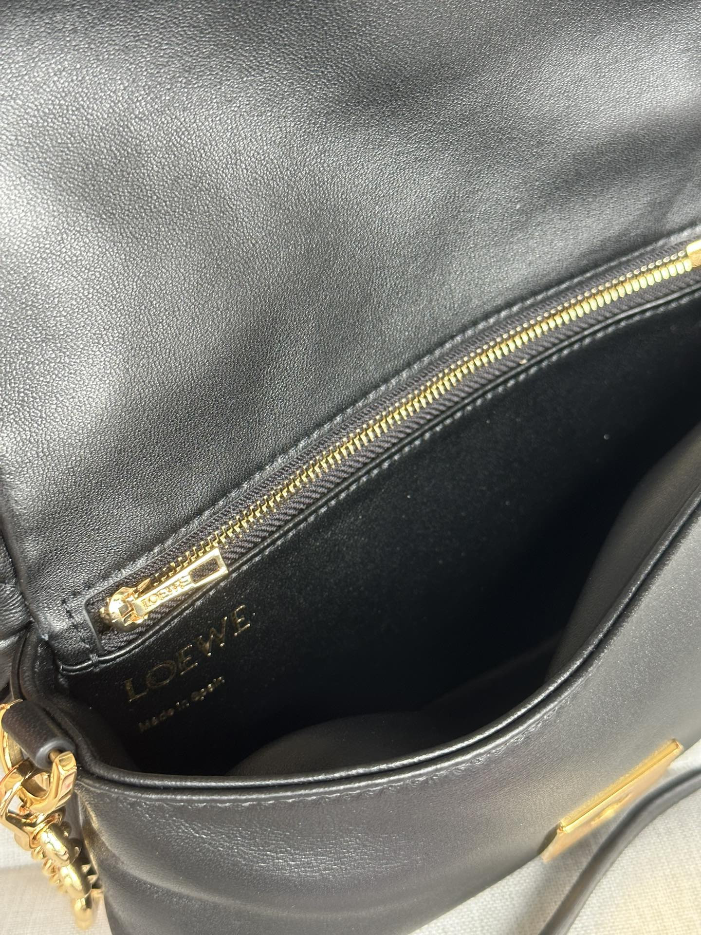 LOEWE Mini Puffer Goya in pleated shiny nappa lambskin 20x6x13cm