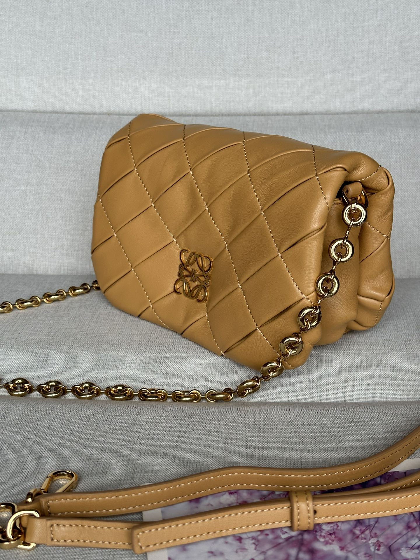 LOEWE Mini Puffer Goya in pleated shiny nappa lambskin 20x6x13cm