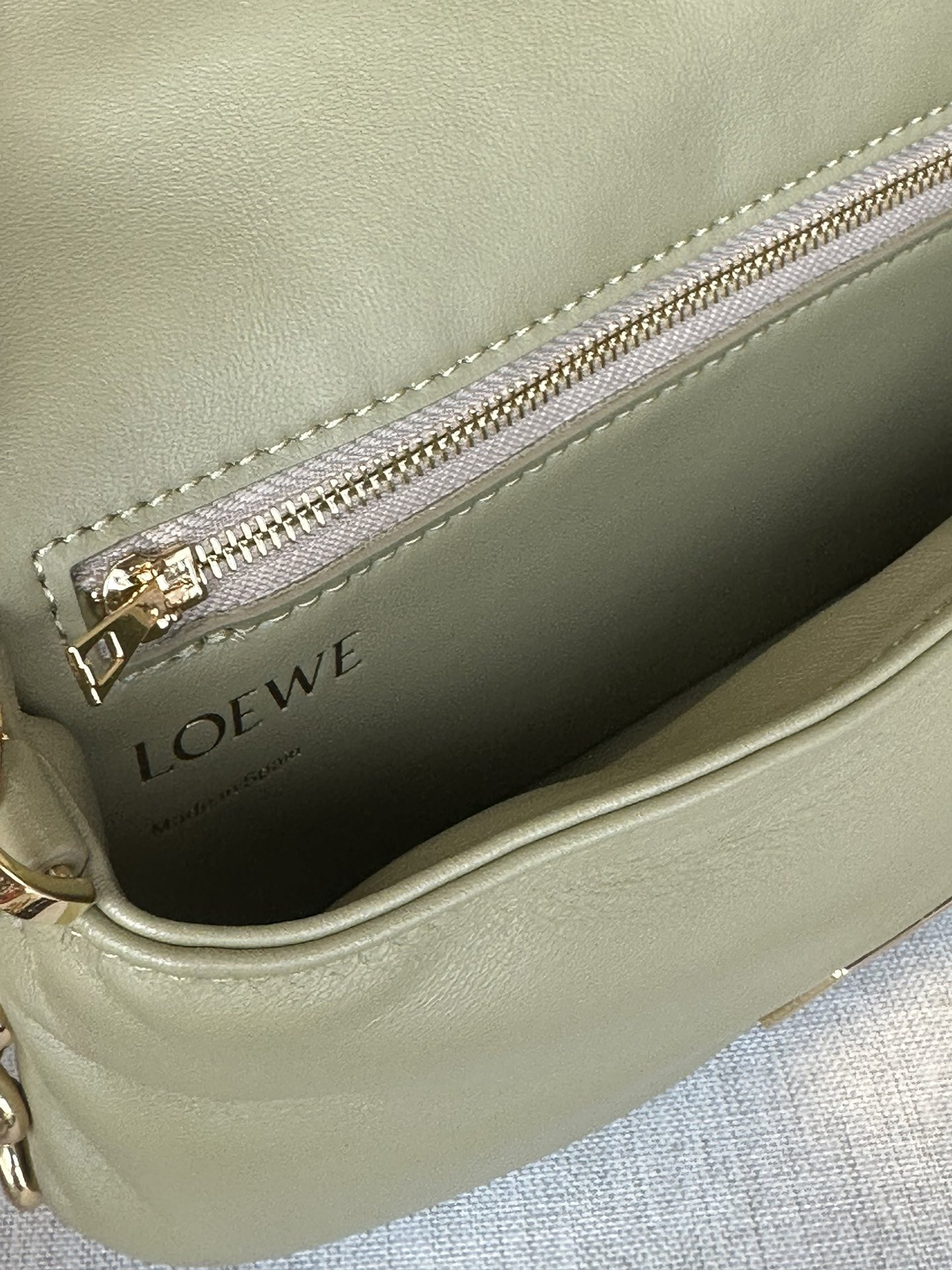 LOEWE Mini Puffer Goya bag in shiny nappa lambskin 20x13x6cm