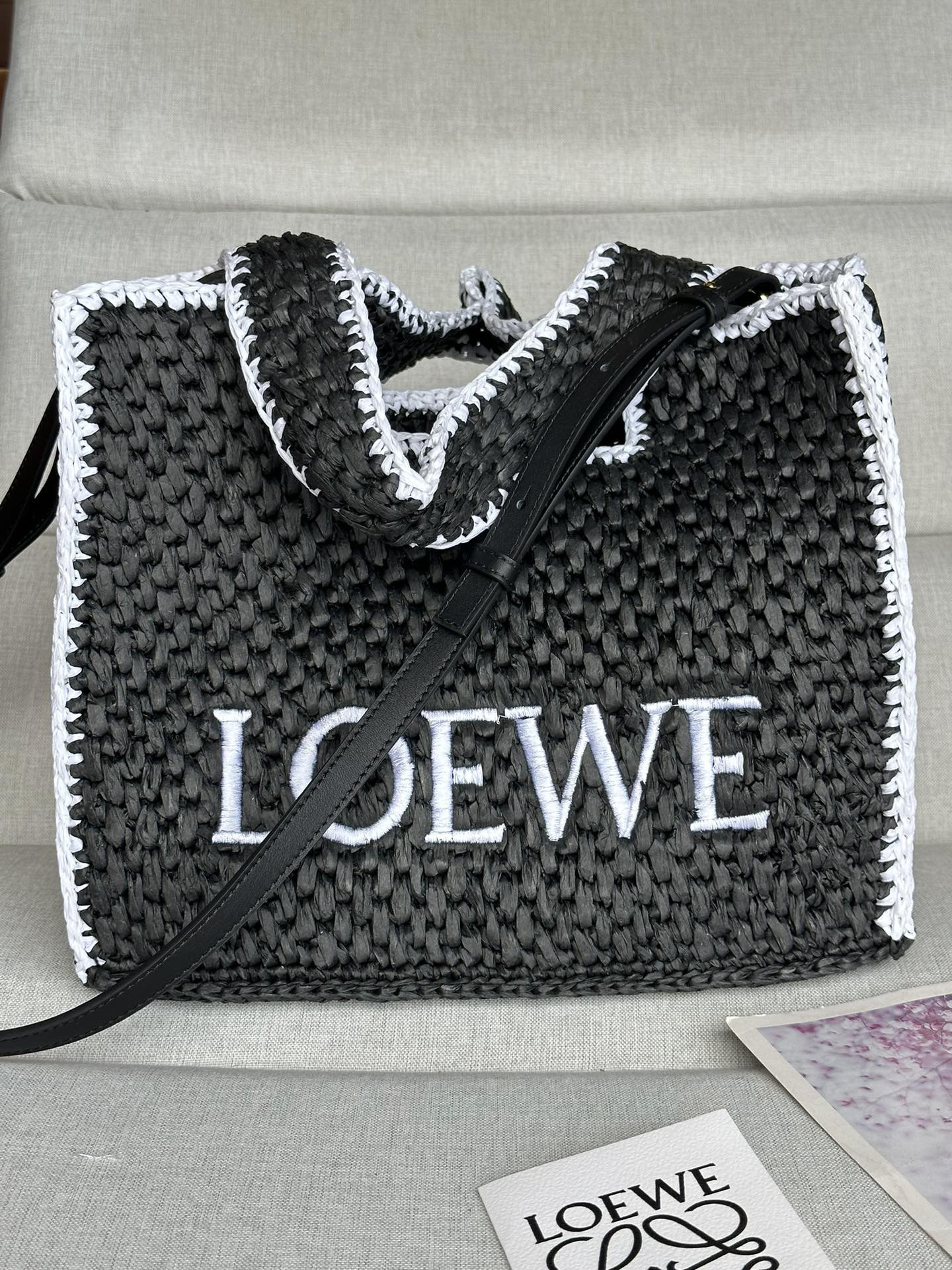LOEWE Font Tote 30x25.5x15cm