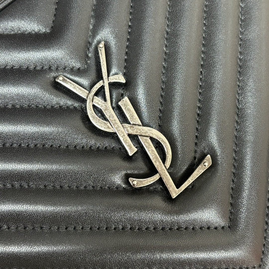 YSL LOU camera bag in quilted leather 23x16x6cm