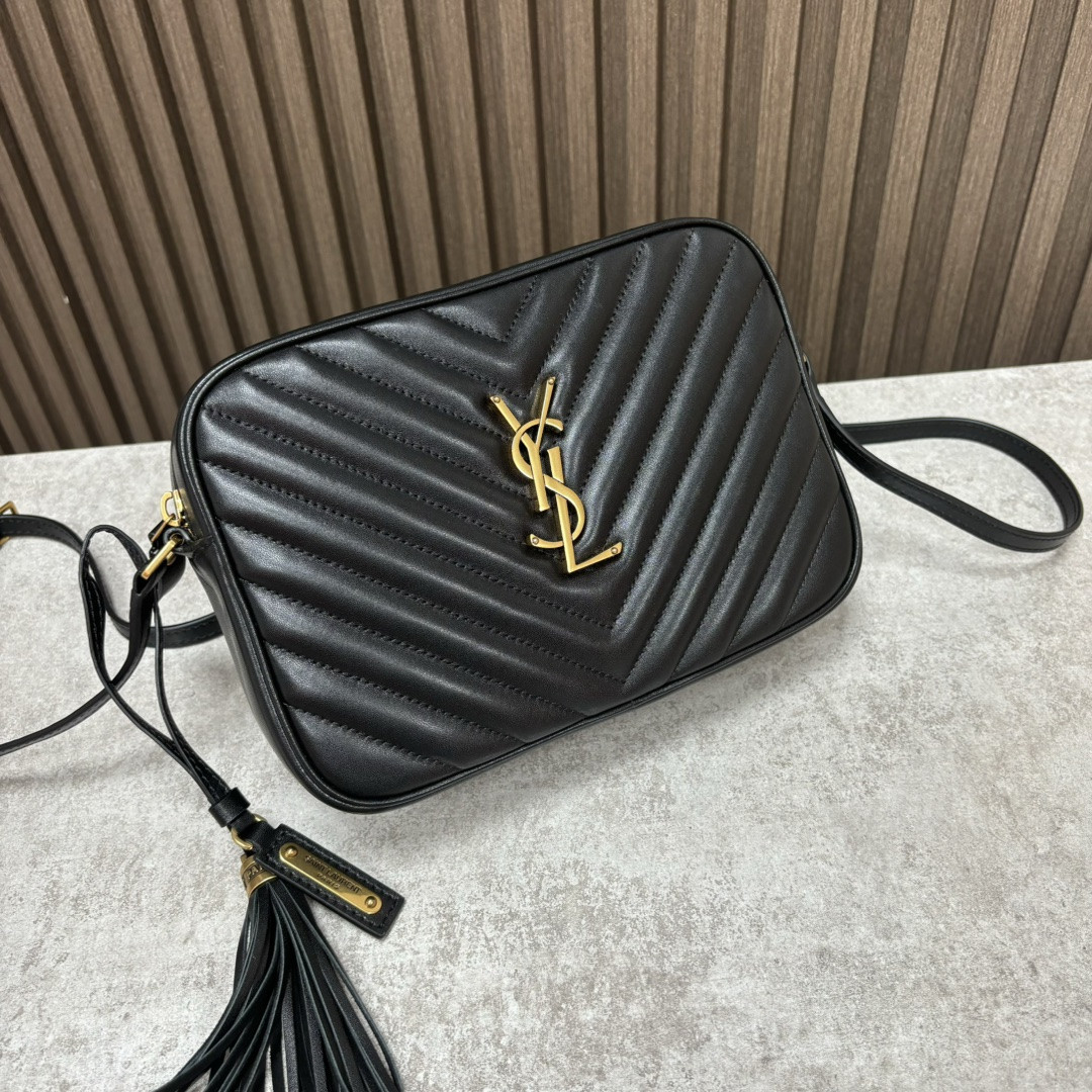 YSL LOU camera bag in quilted leather 23x16x6cm