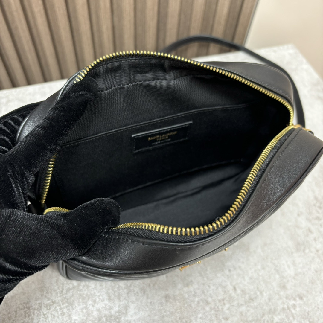 YSL LOU camera bag in quilted leather 23x16x6cm