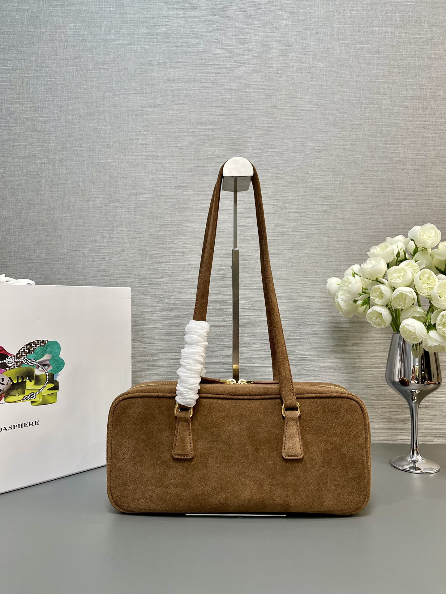 Prada Re-Edition 1978 handle bag 30x14x8.5cm