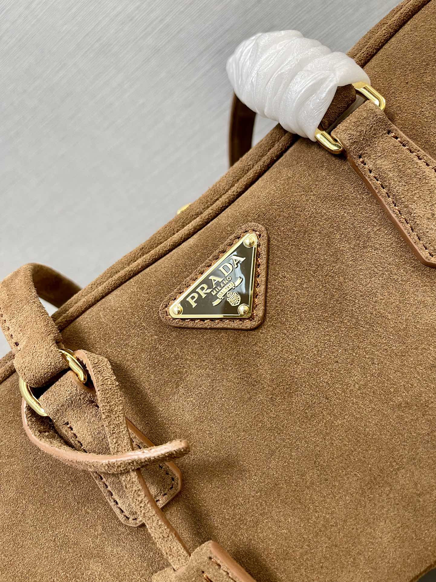 Prada Re-Edition 1978 handle bag 30x14x8.5cm