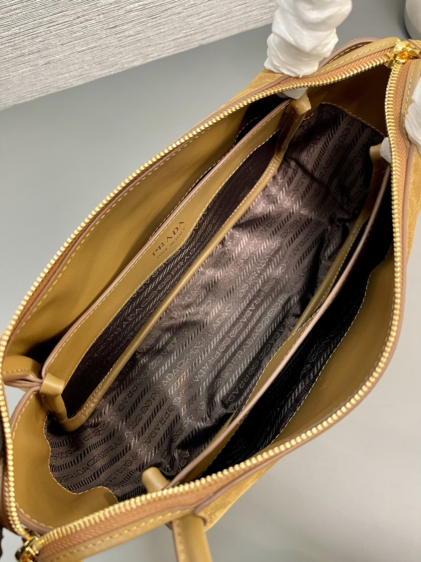 Prada Medium suede shoulder bag 28x18x11cm