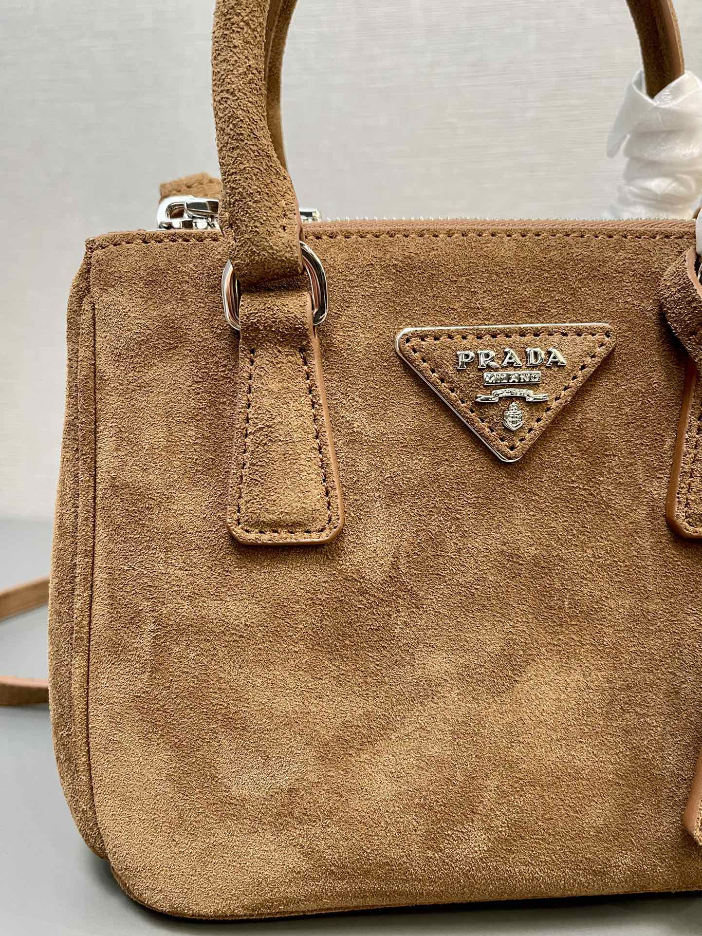 Prada Galleria mini bag 20x15x9.5cm