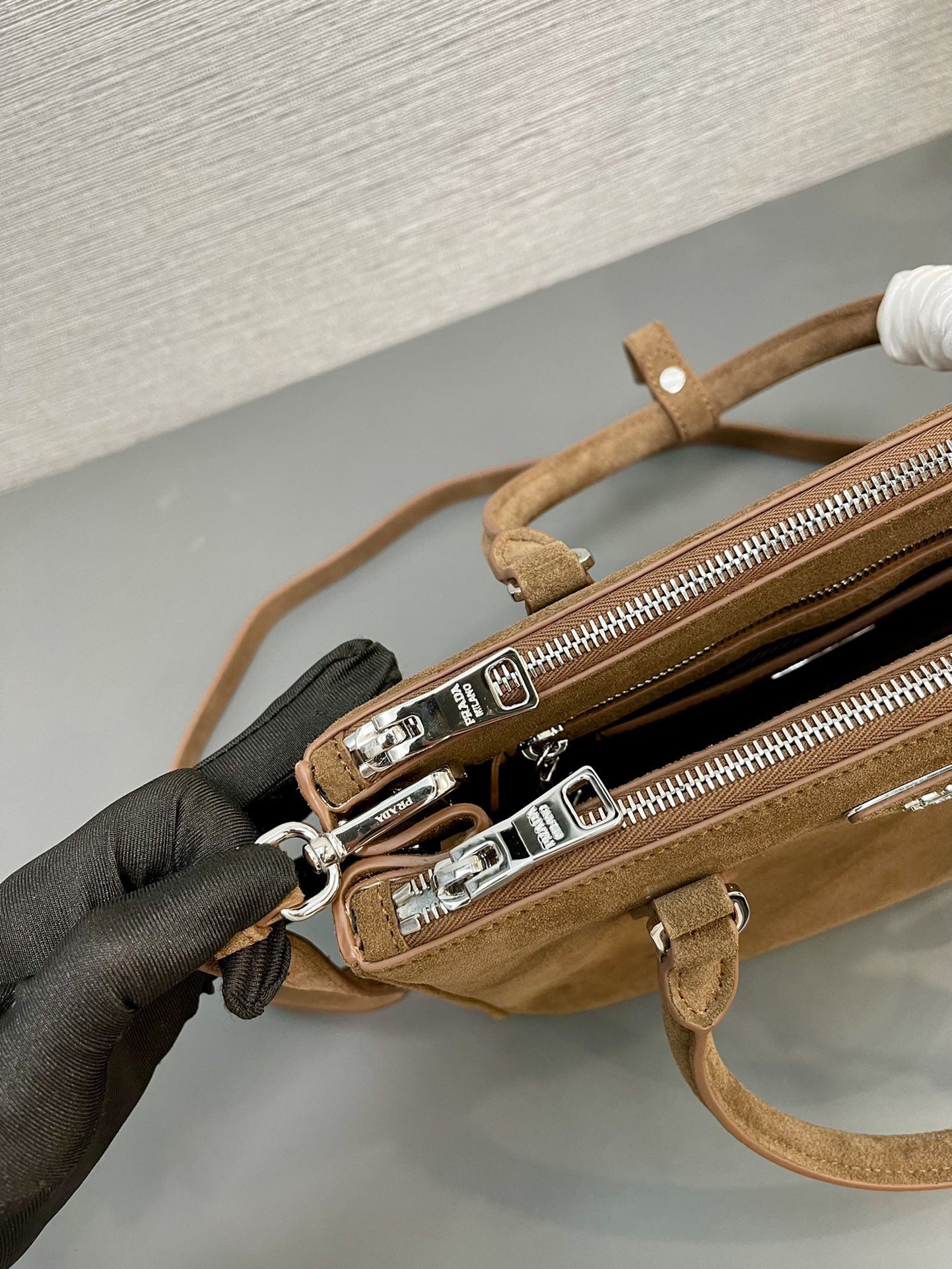 Prada Galleria bag 28x20x12cm