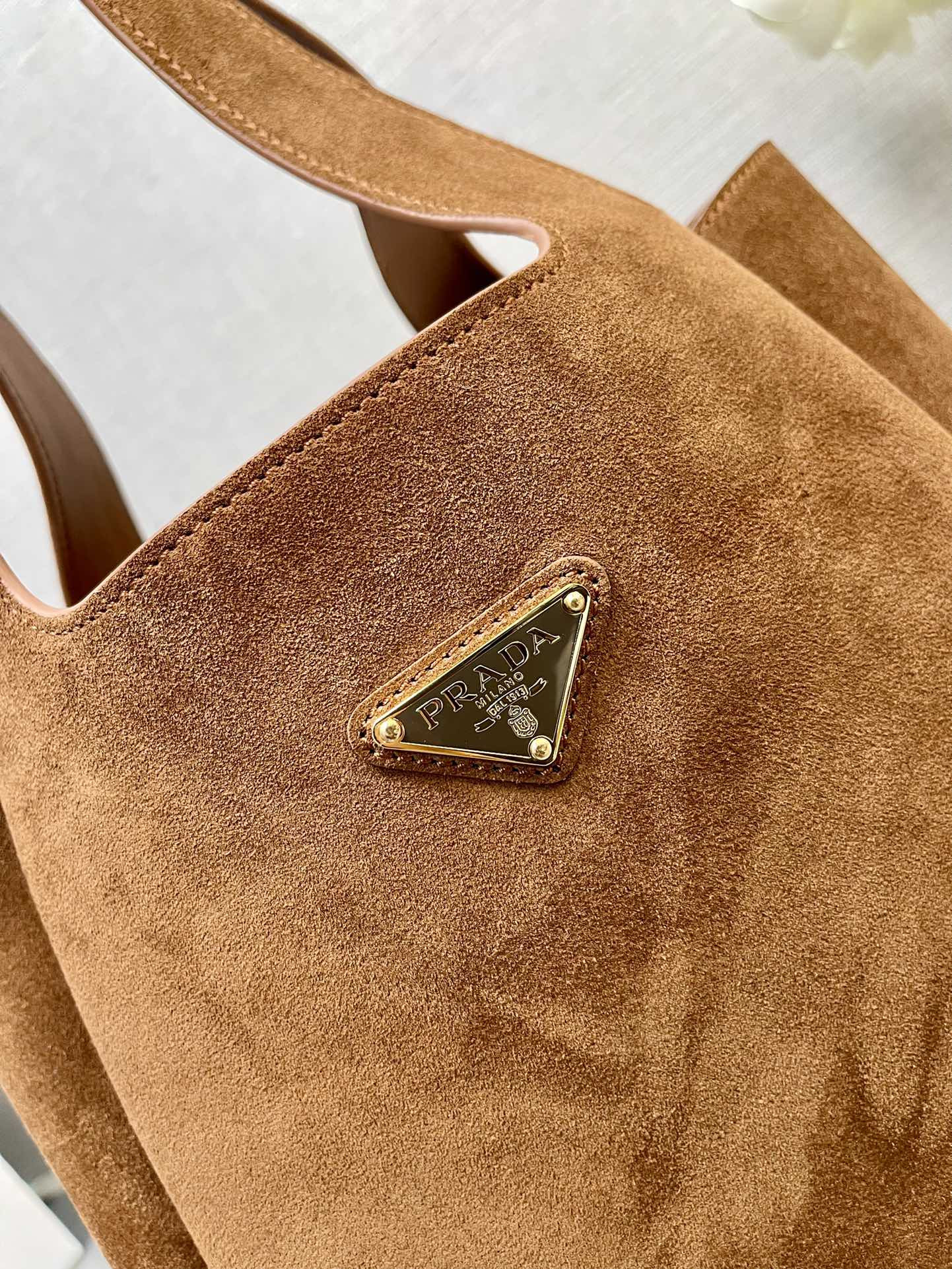 Prada tote 25x21.5x14cm