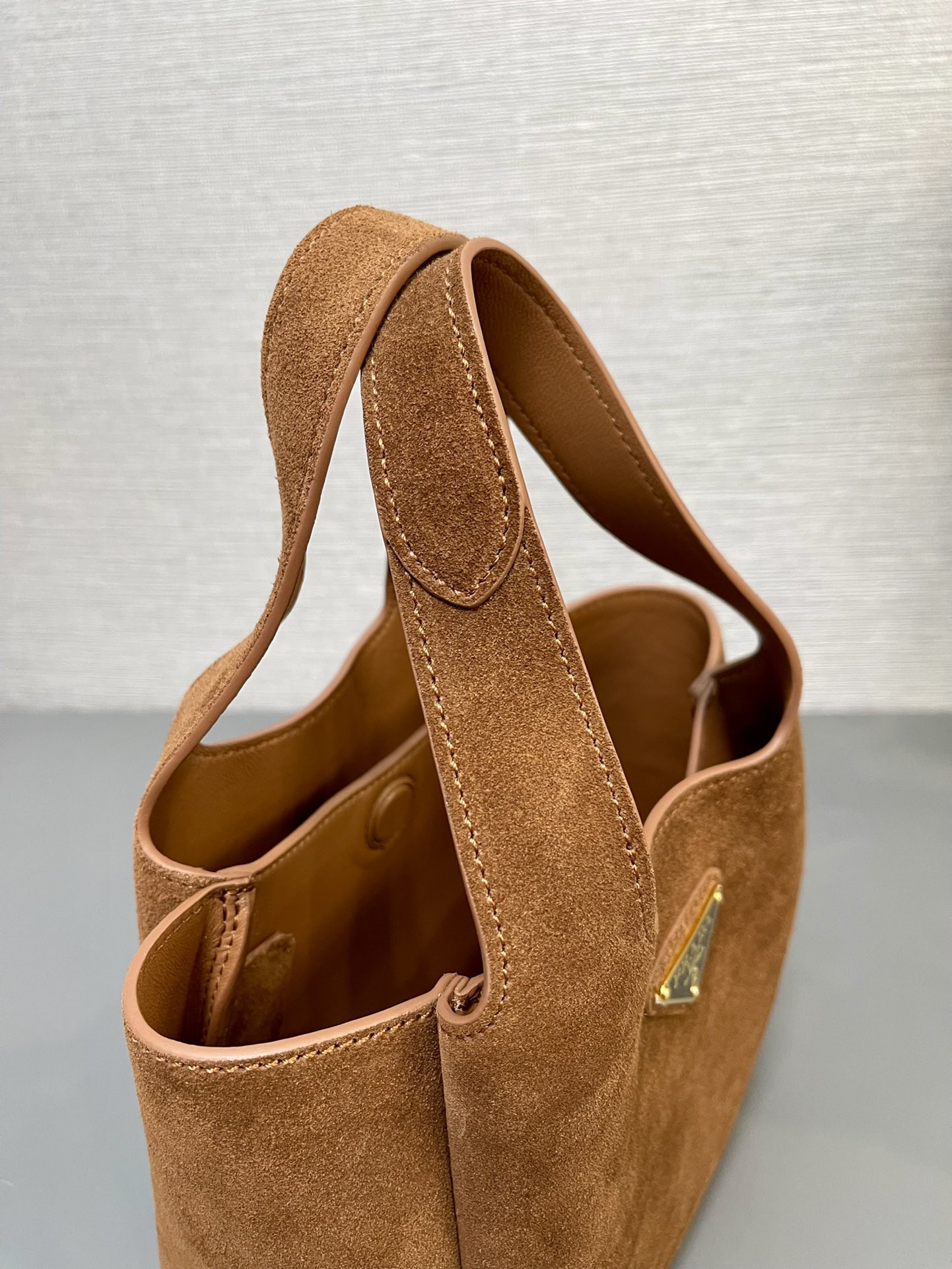 Prada tote18x16x10cm