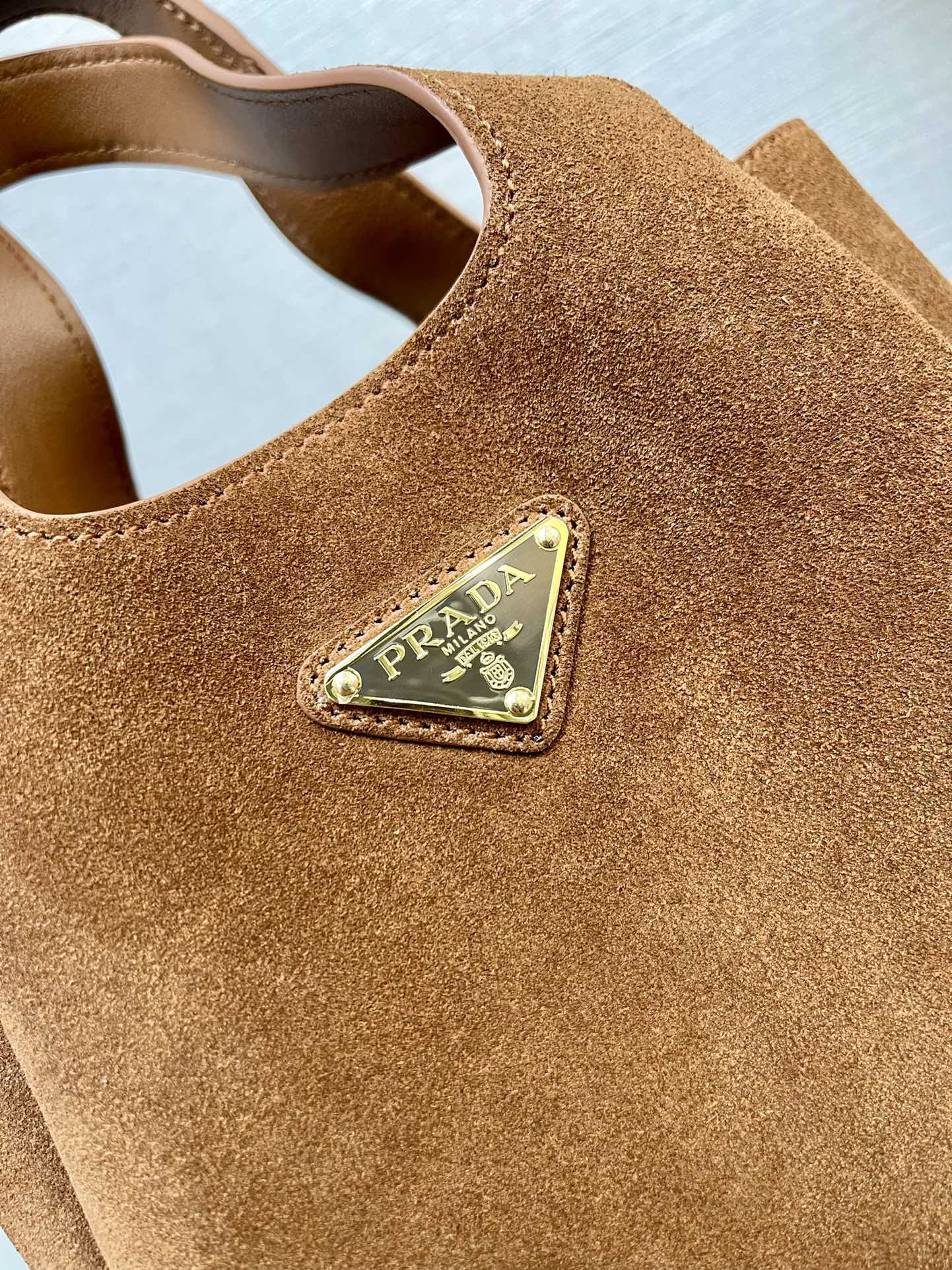 Prada tote18x16x10cm