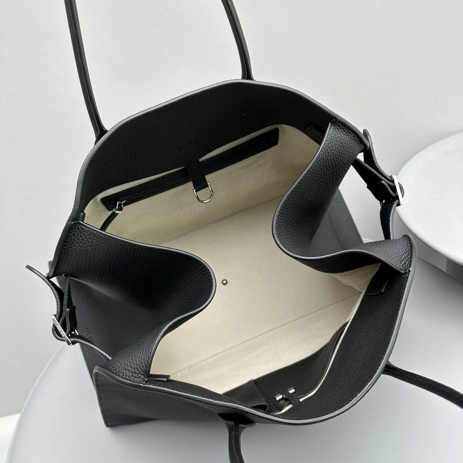 THE ROW MARGAUX 17 43x24x30cm